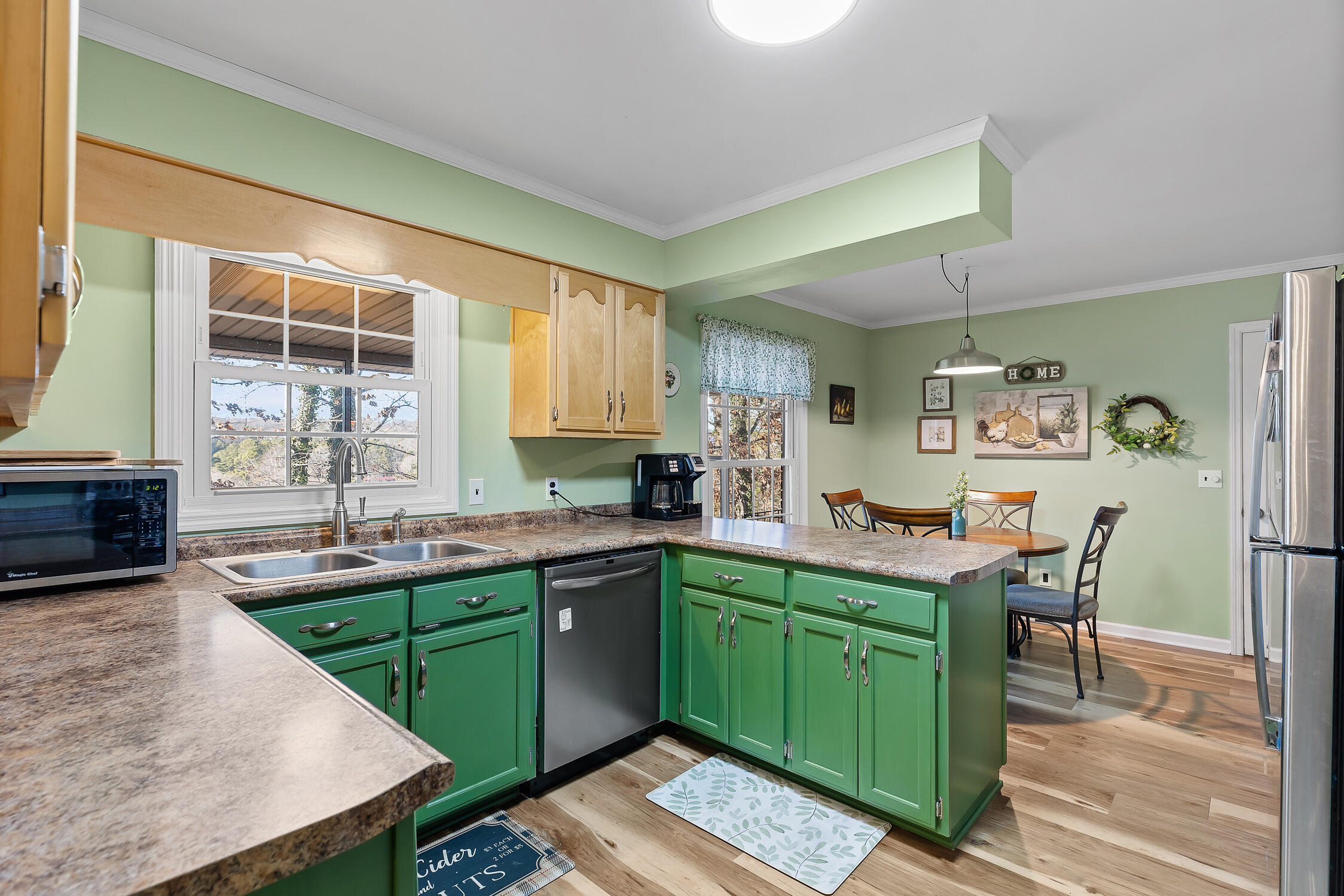 3515 NW Crestwood Drive