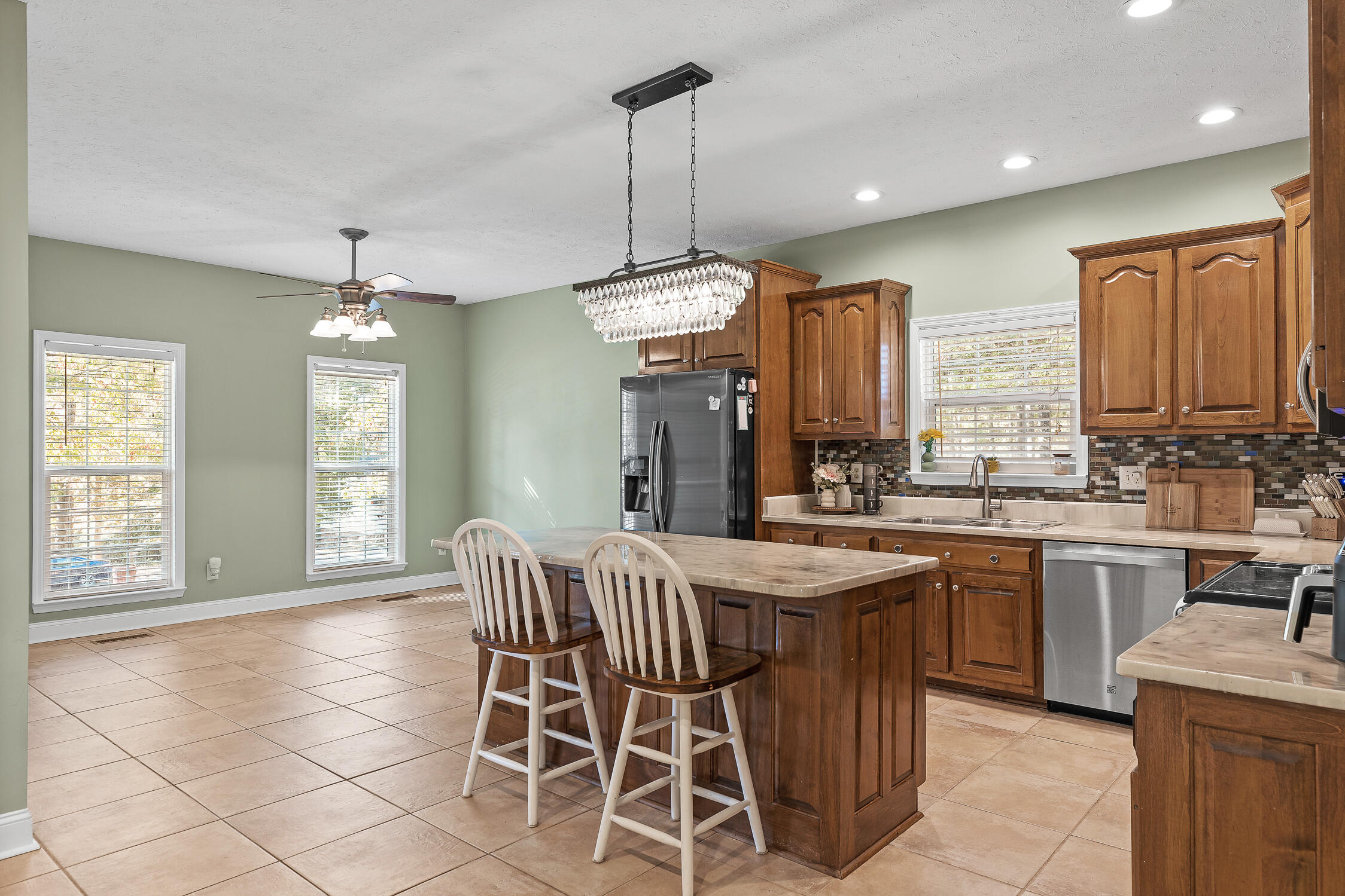 125 Shady Court, LaFayette