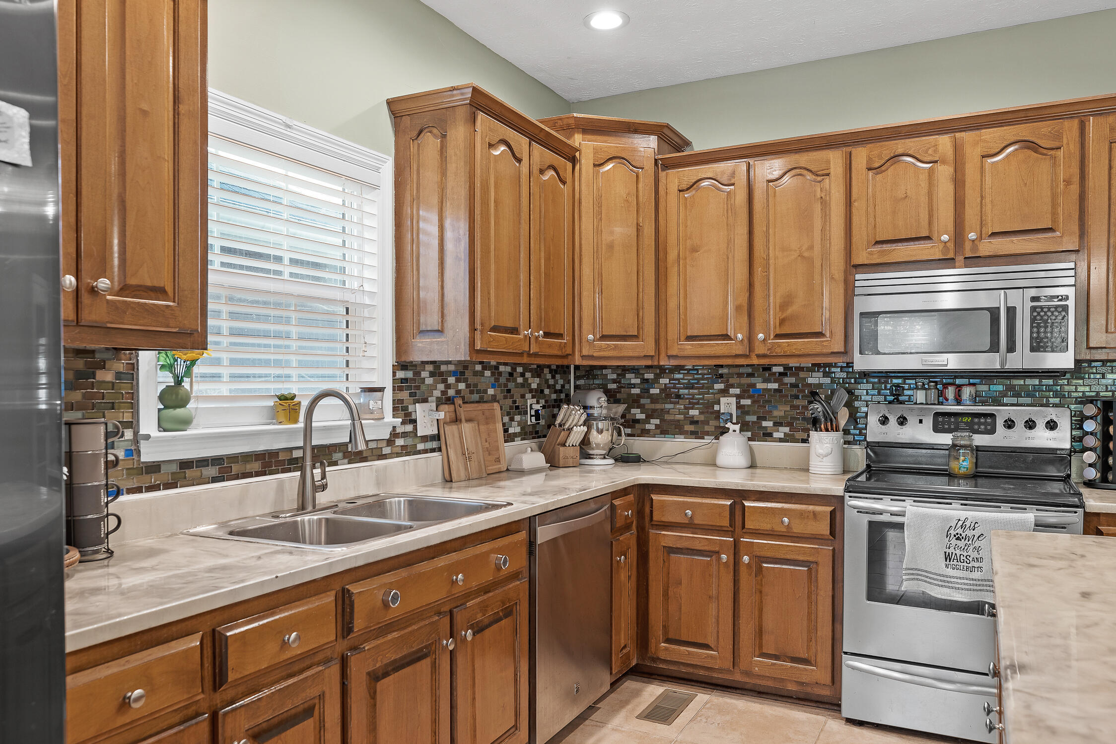 125 Shady Court, LaFayette