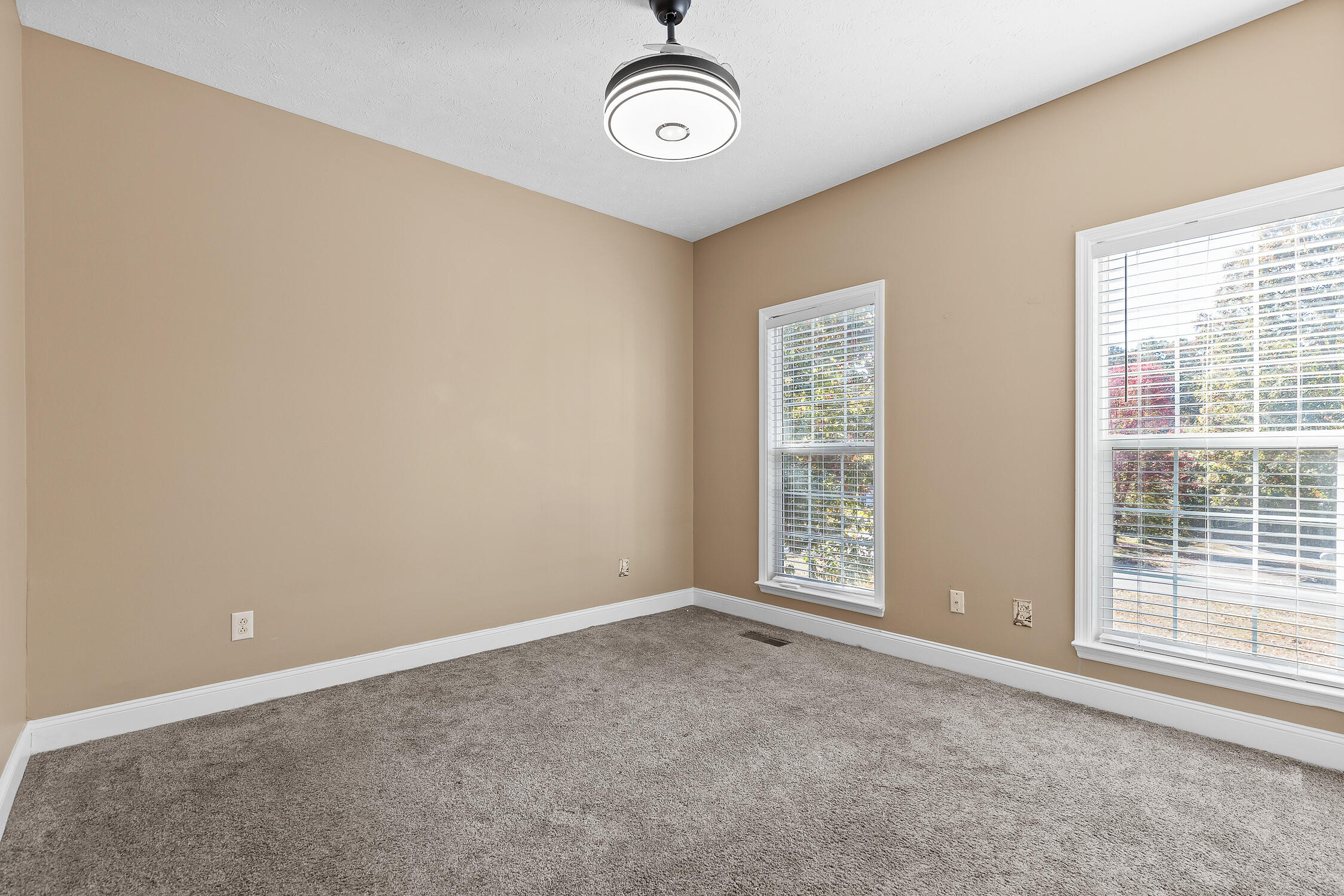 125 Shady Court, LaFayette