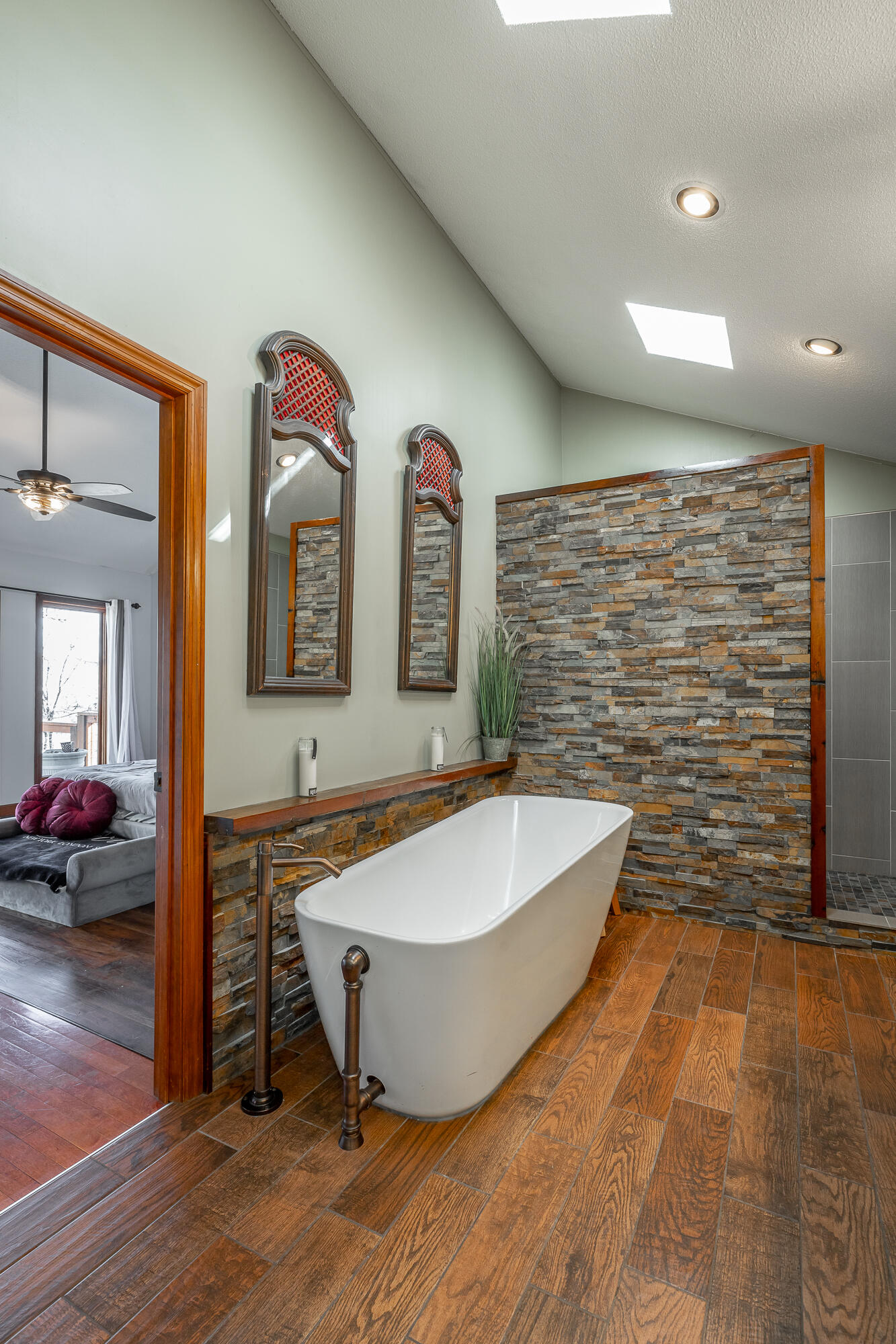 1406 Fore Winds Hill