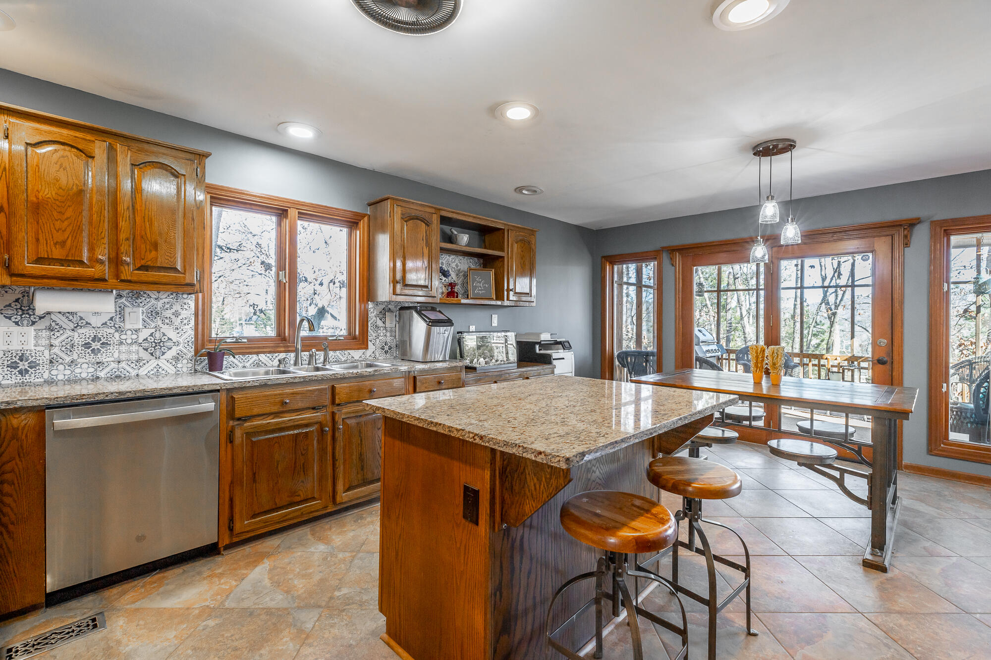 1406 Fore Winds Hill