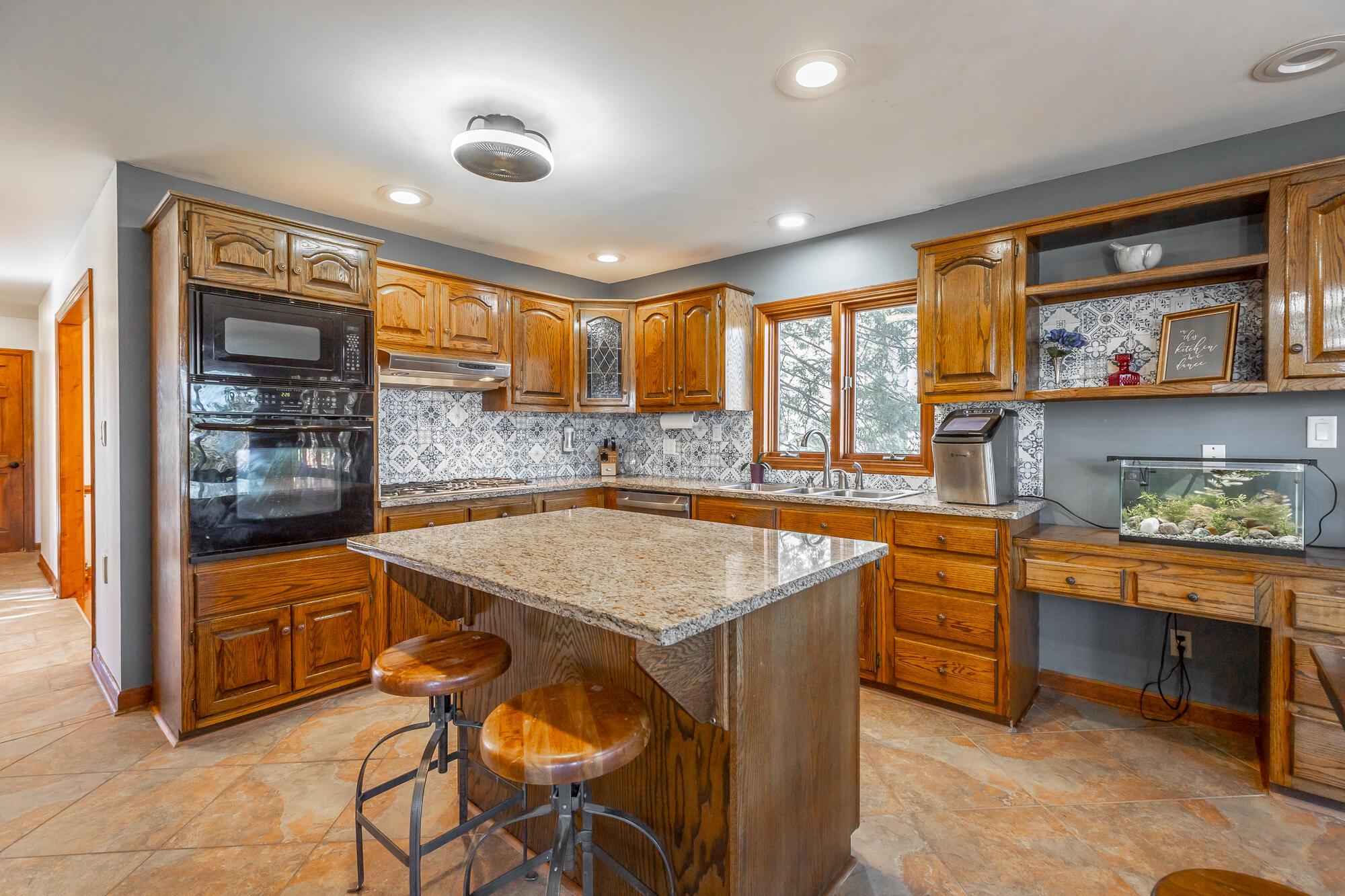 1406 Fore Winds Hill