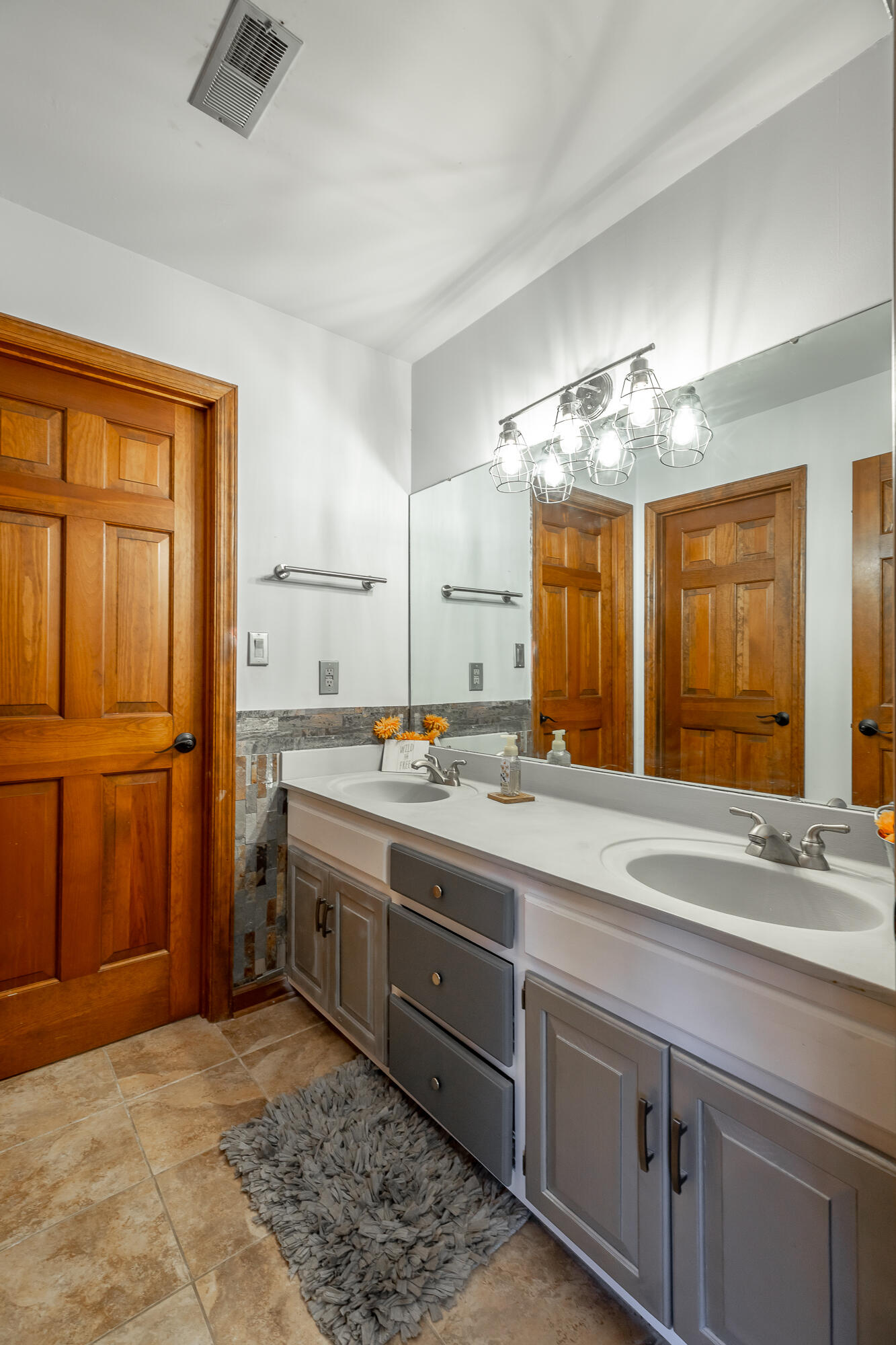 1406 Fore Winds Hill