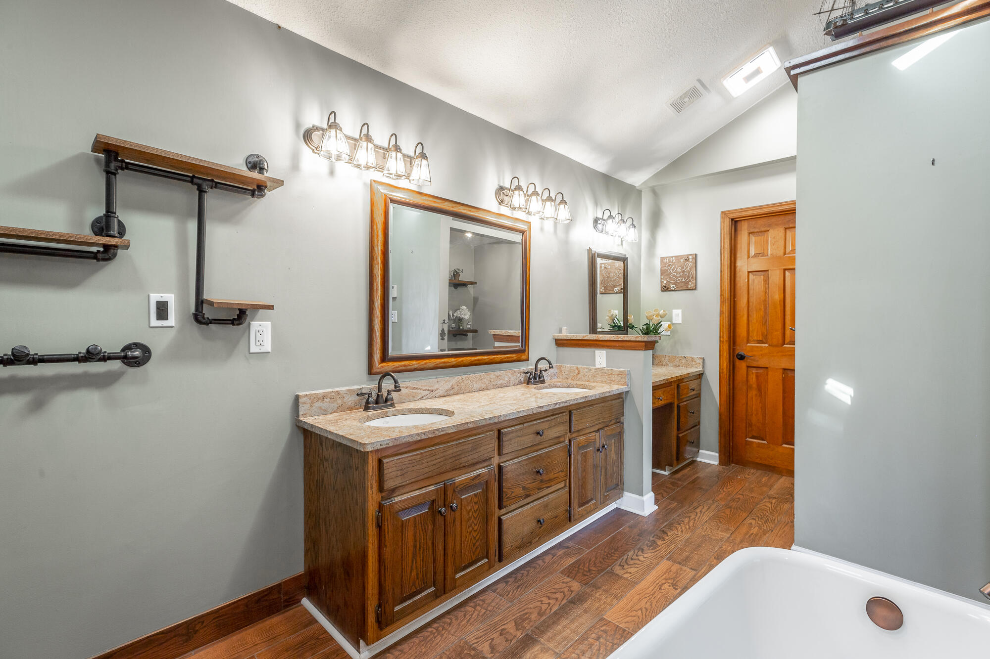 1406 Fore Winds Hill