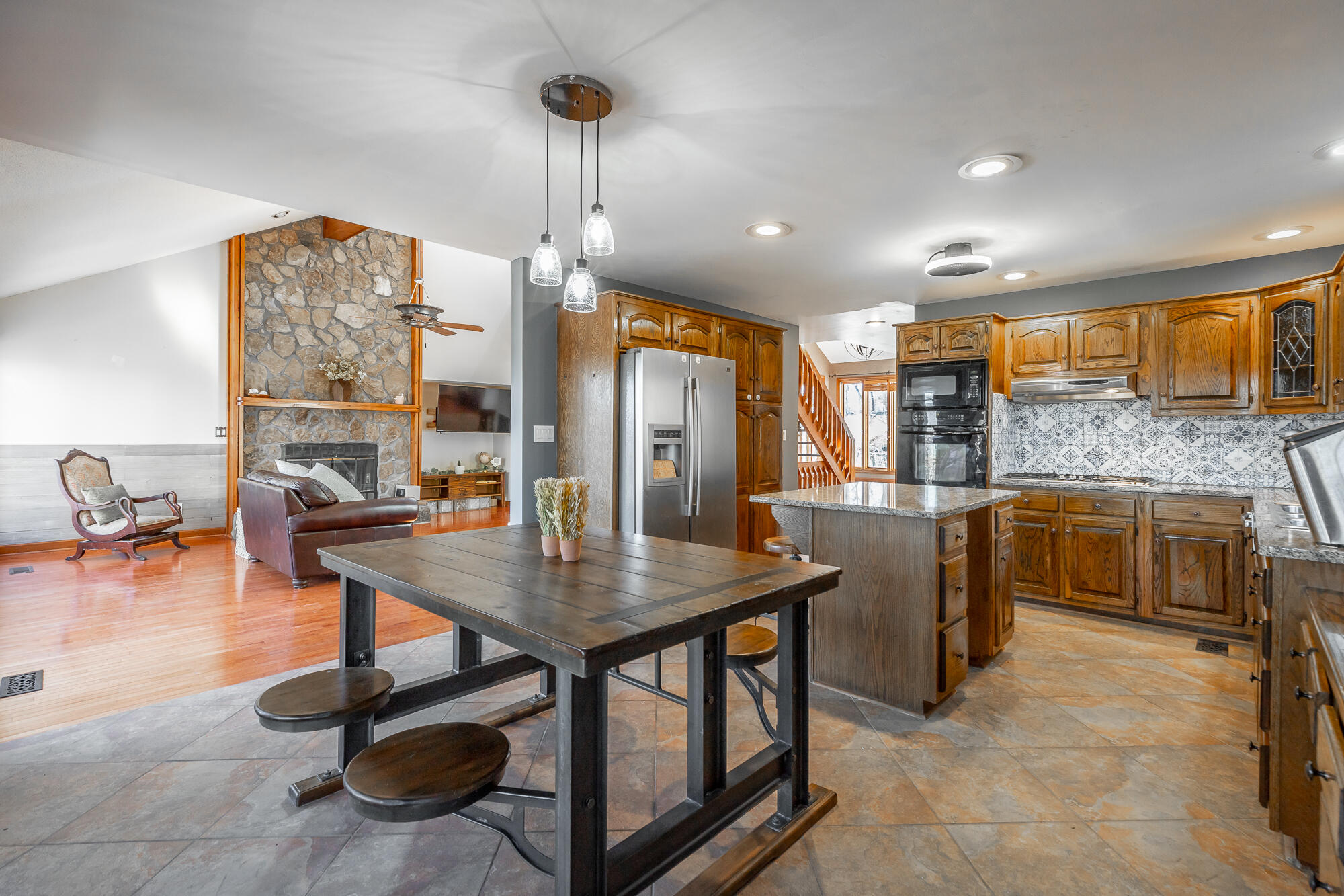 1406 Fore Winds Hill