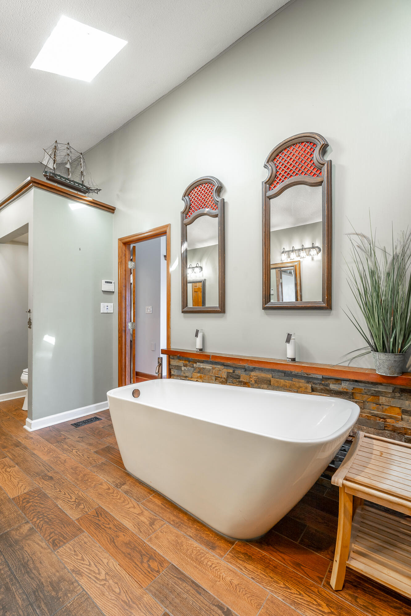 1406 Fore Winds Hill