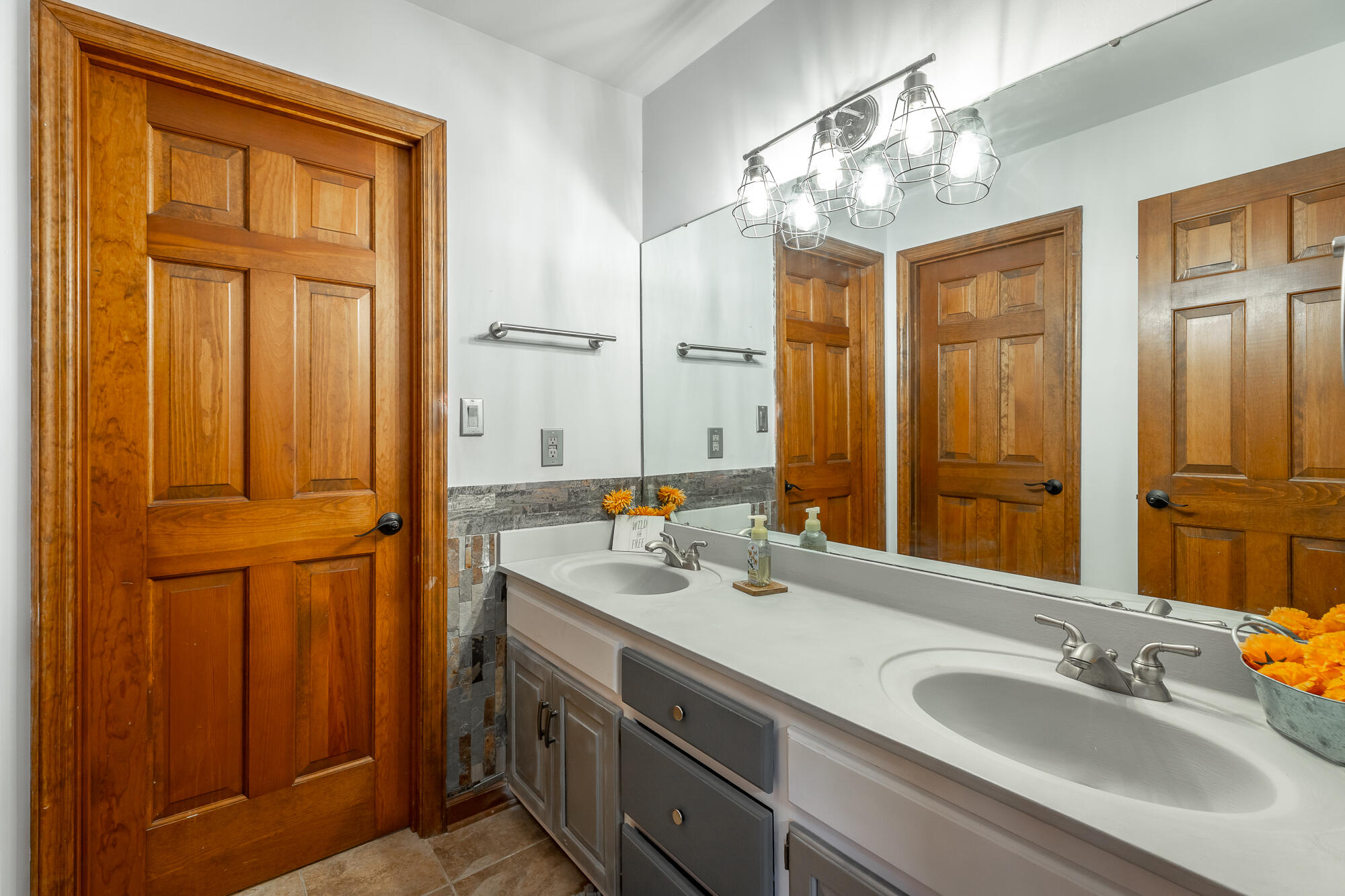 1406 Fore Winds Hill