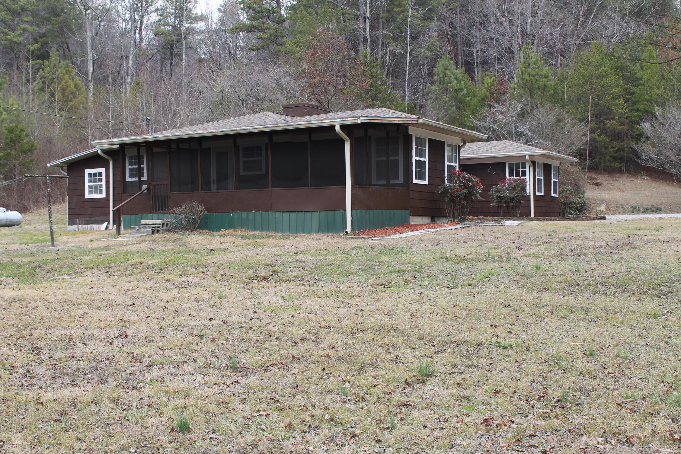 1390 W Schmitt Road