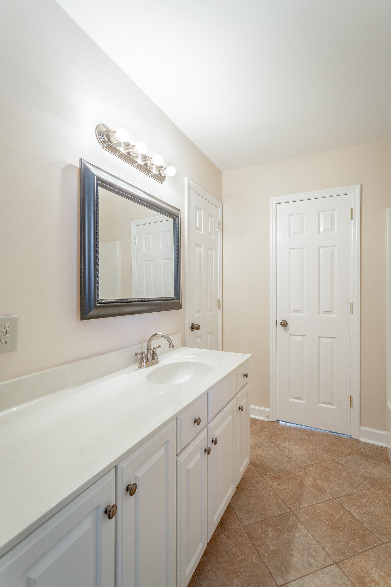 2323 Laurelton Creek Lane