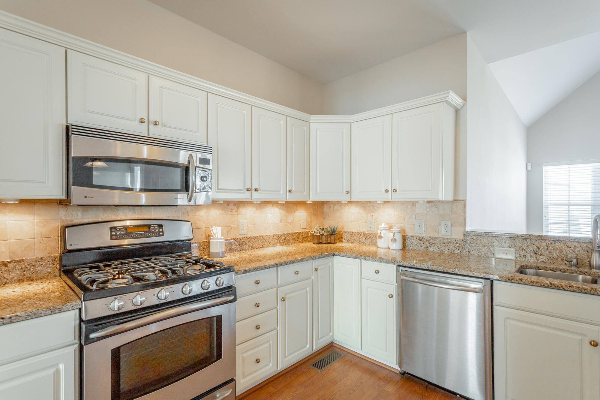 2323 Laurelton Creek Lane