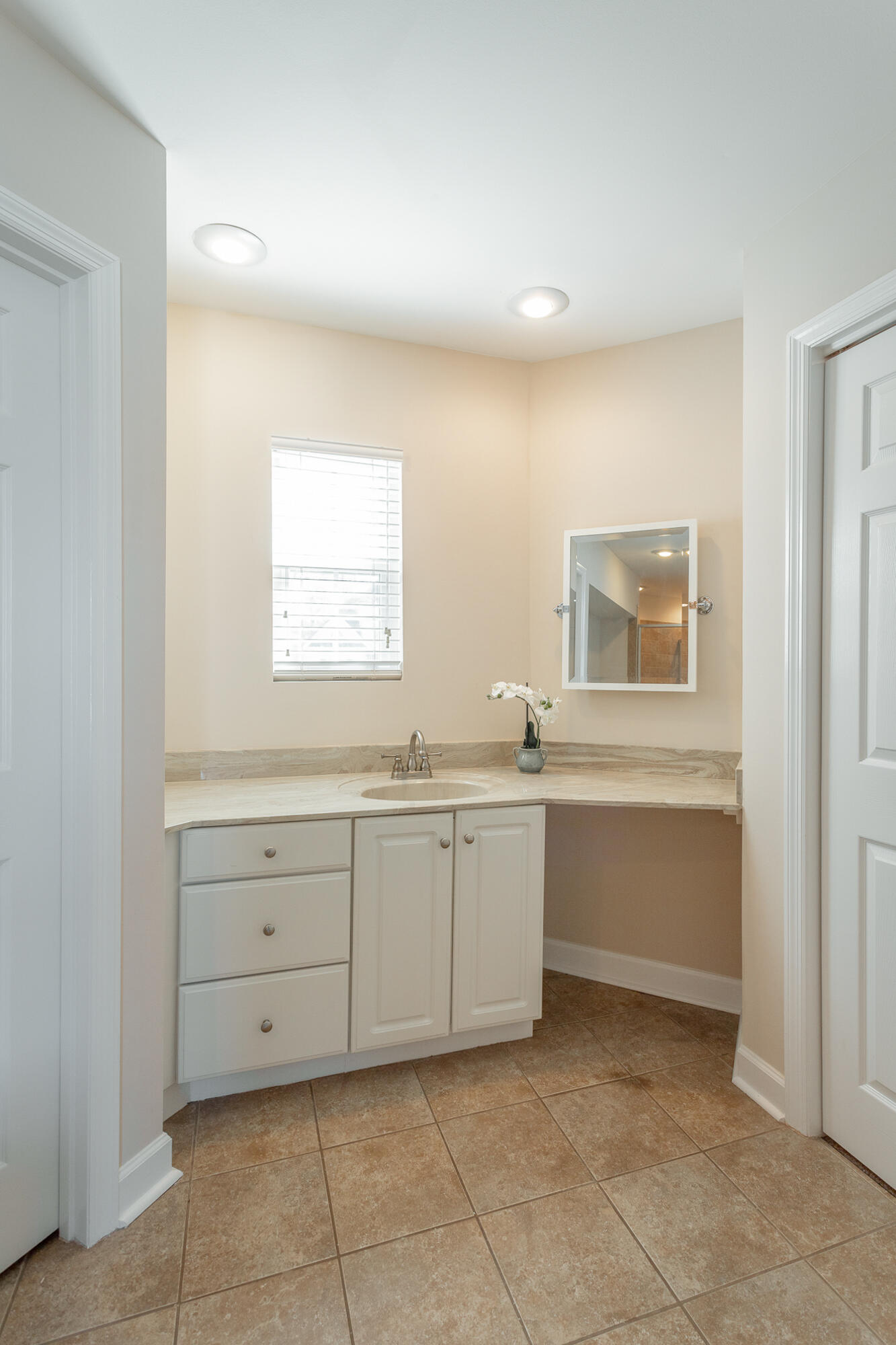 2323 Laurelton Creek Lane