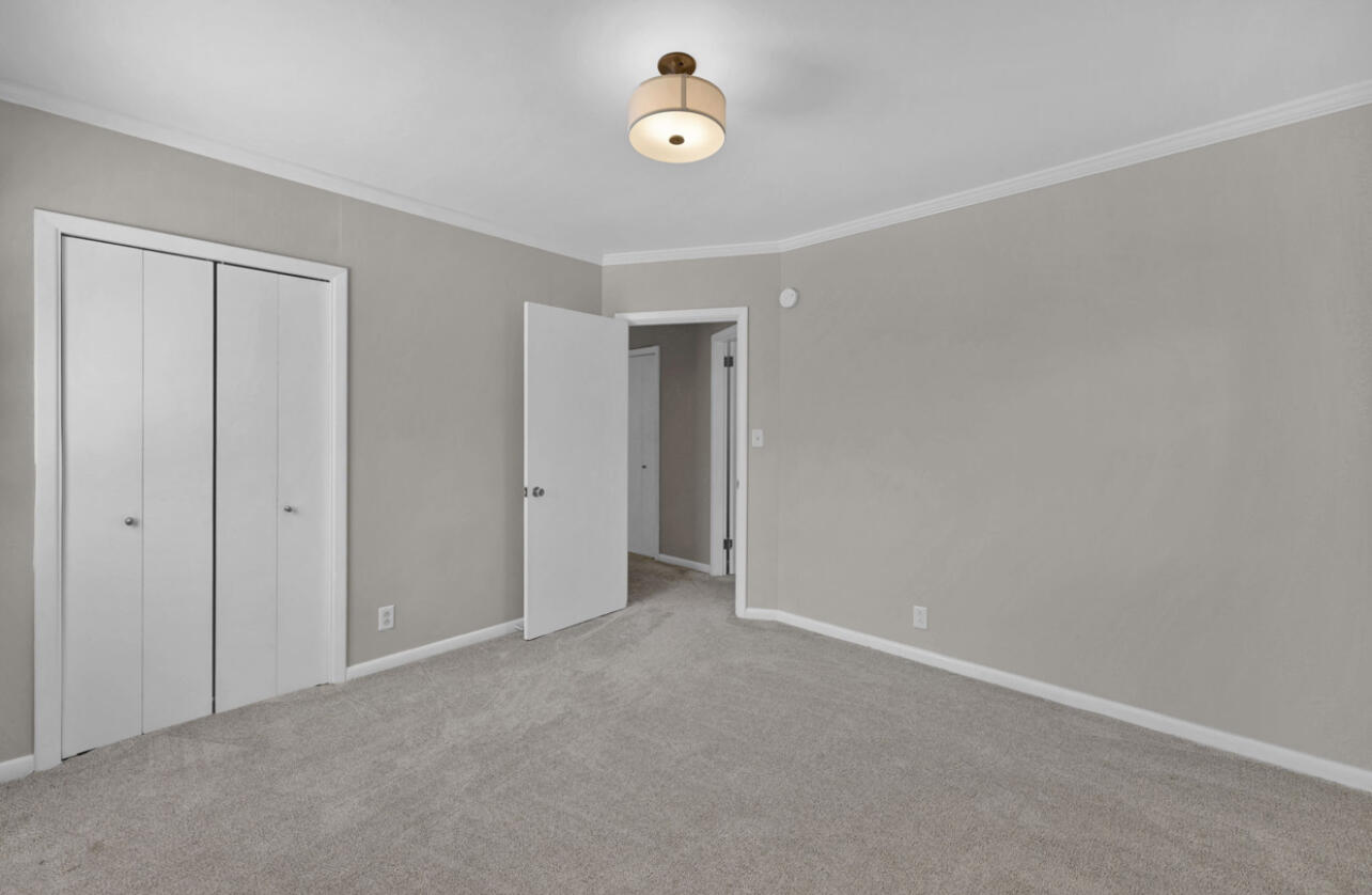 16 S Sweetbriar Avenue