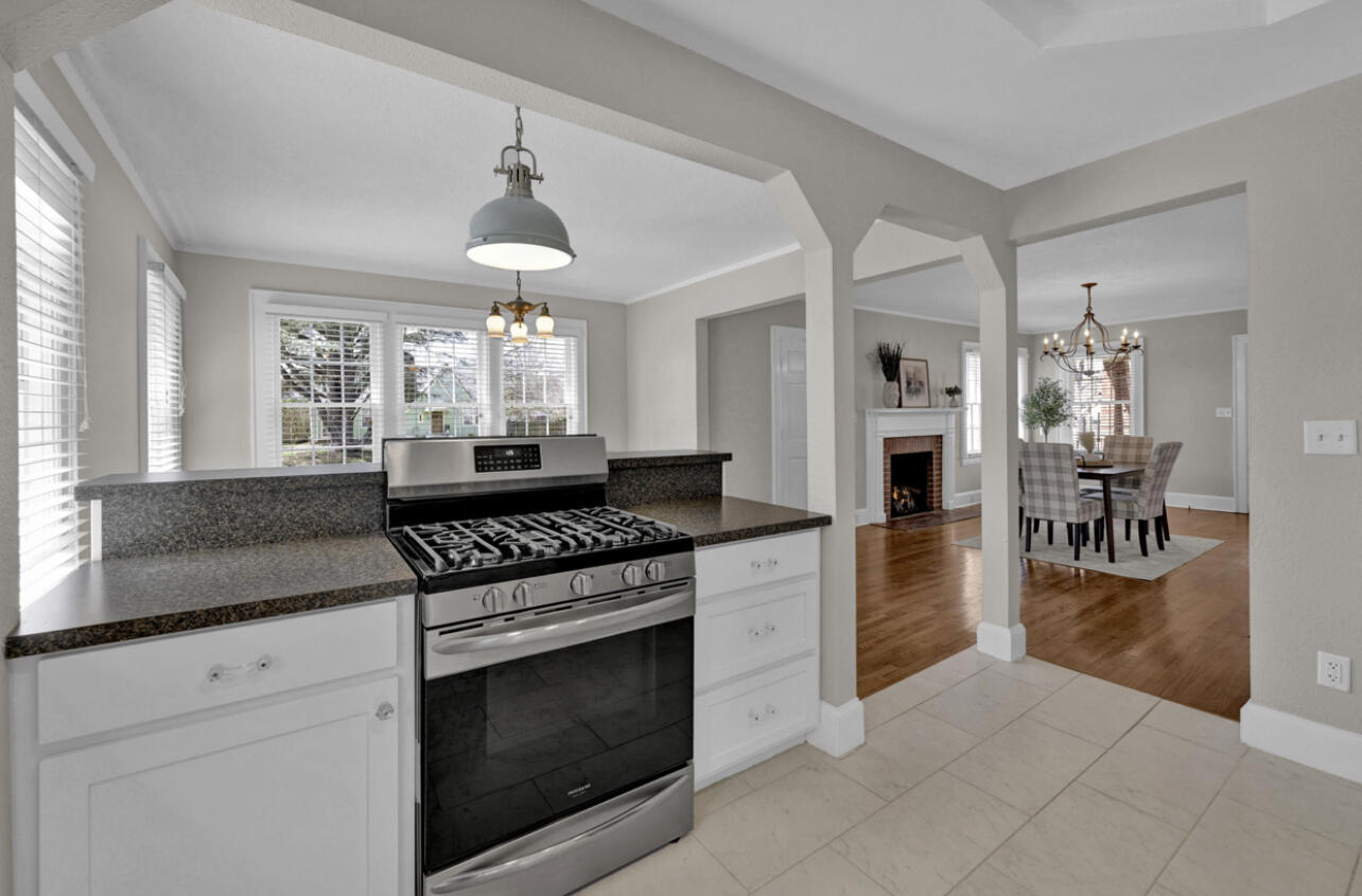 16 S Sweetbriar Avenue