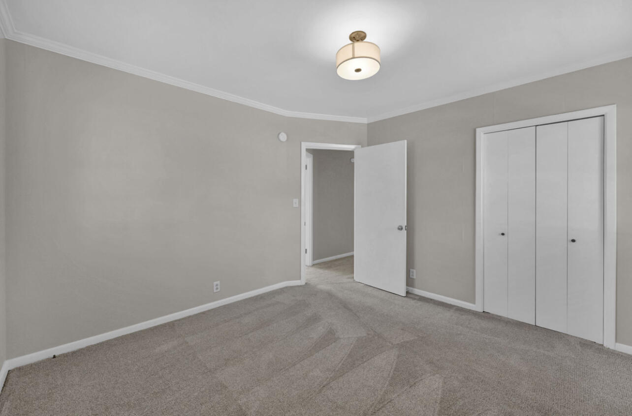 16 S Sweetbriar Avenue