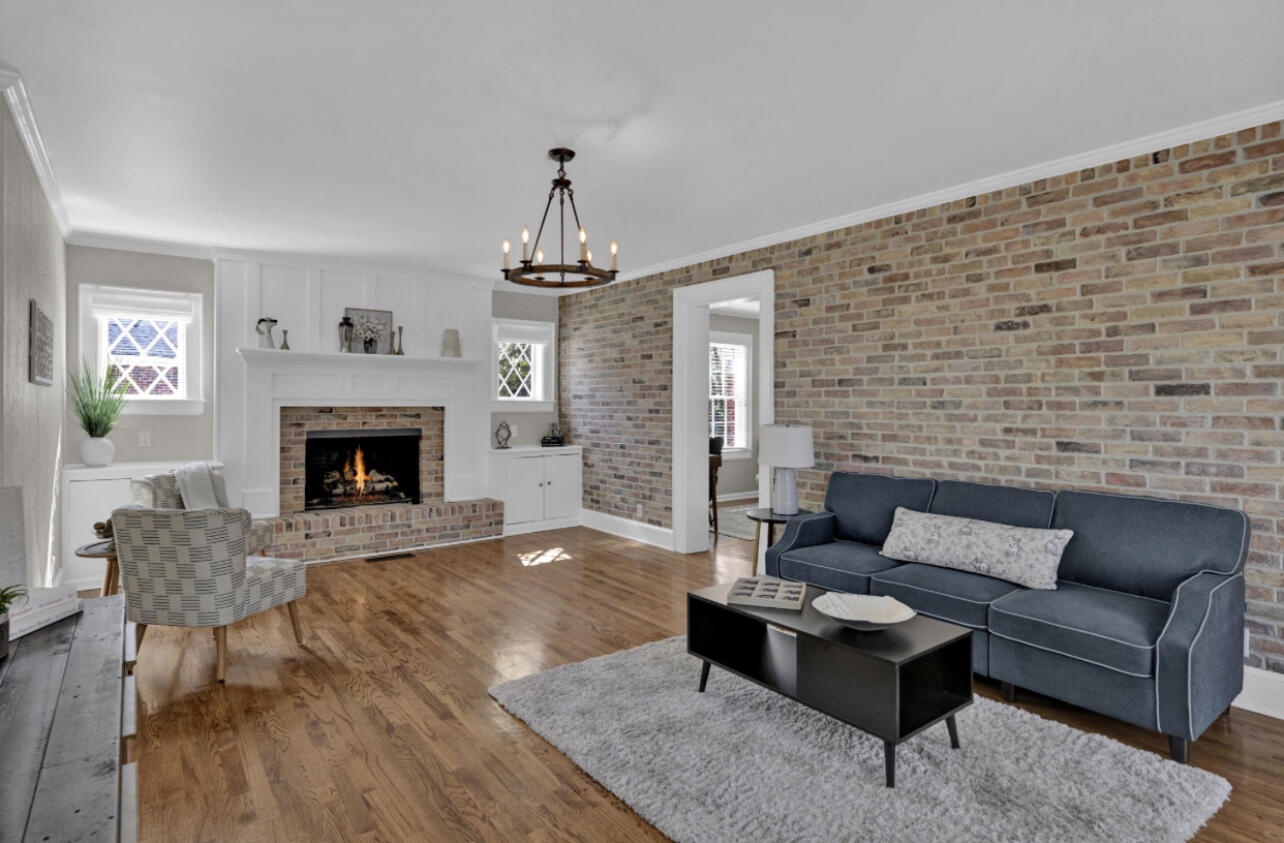 16 S Sweetbriar Avenue