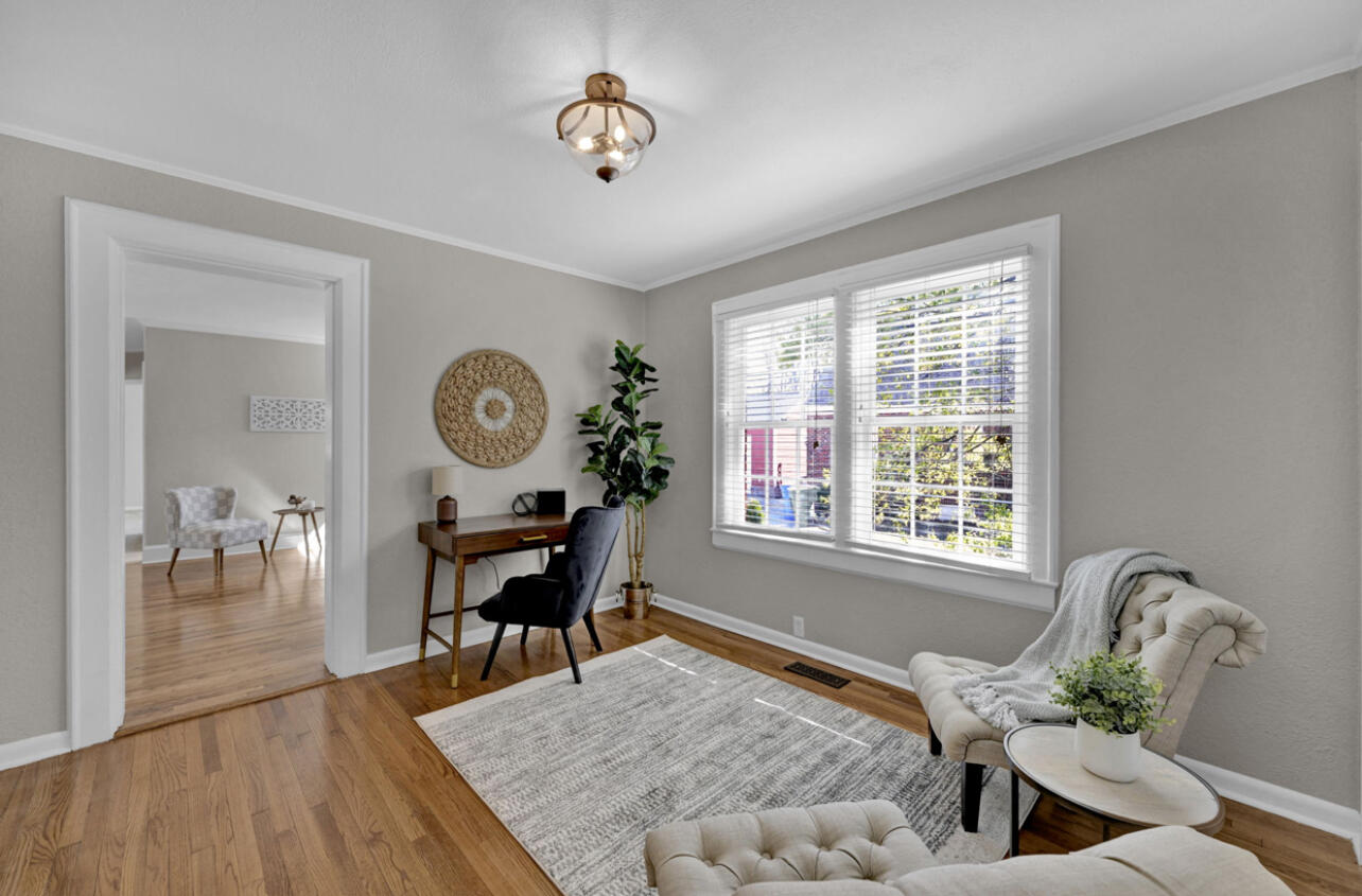 16 S Sweetbriar Avenue