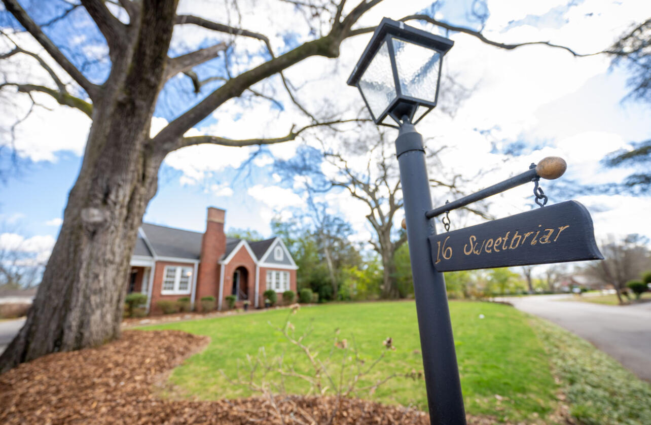 16 S Sweetbriar Avenue
