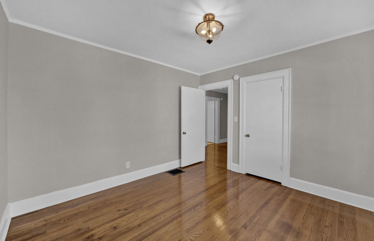 16 S Sweetbriar Avenue