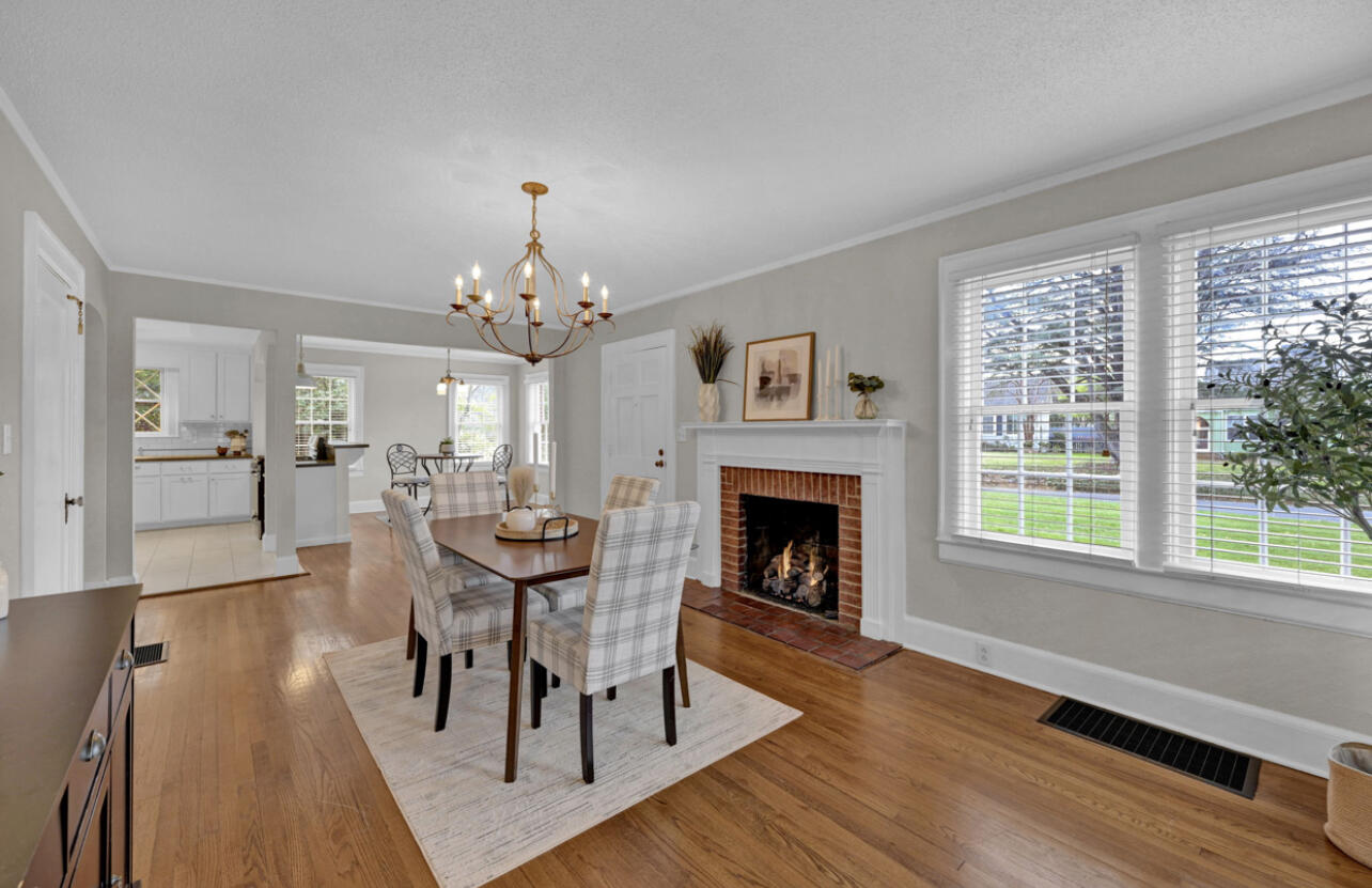 16 S Sweetbriar Avenue