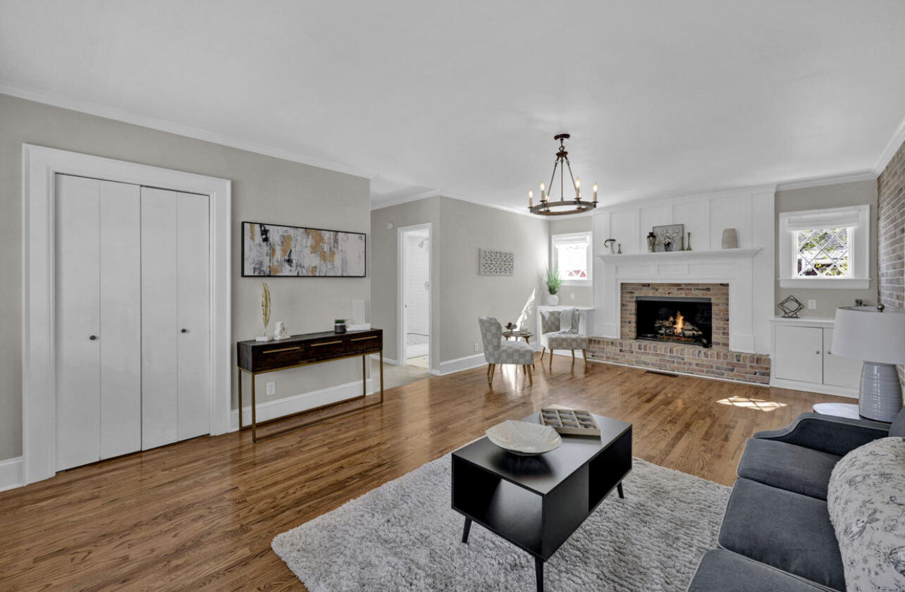 16 S Sweetbriar Avenue