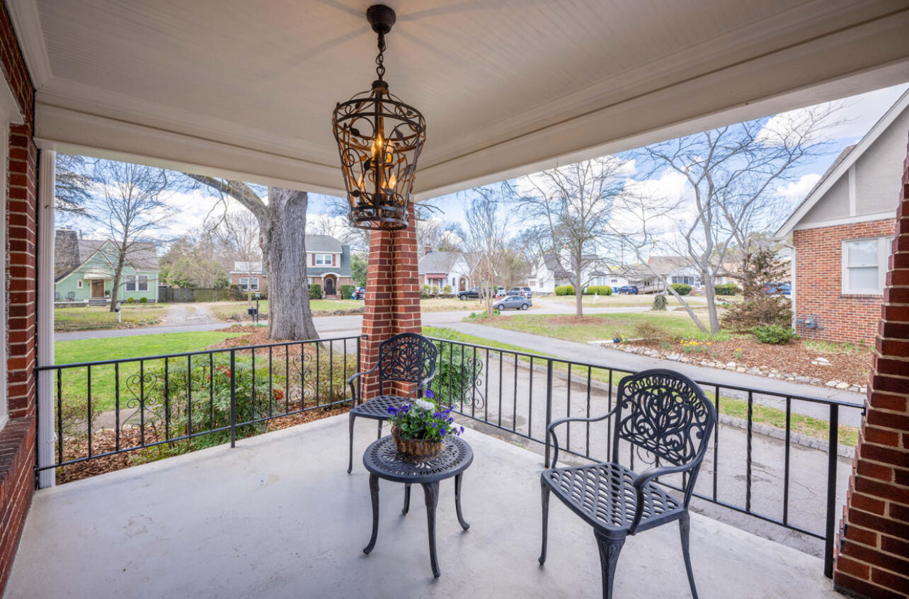 16 S Sweetbriar Avenue