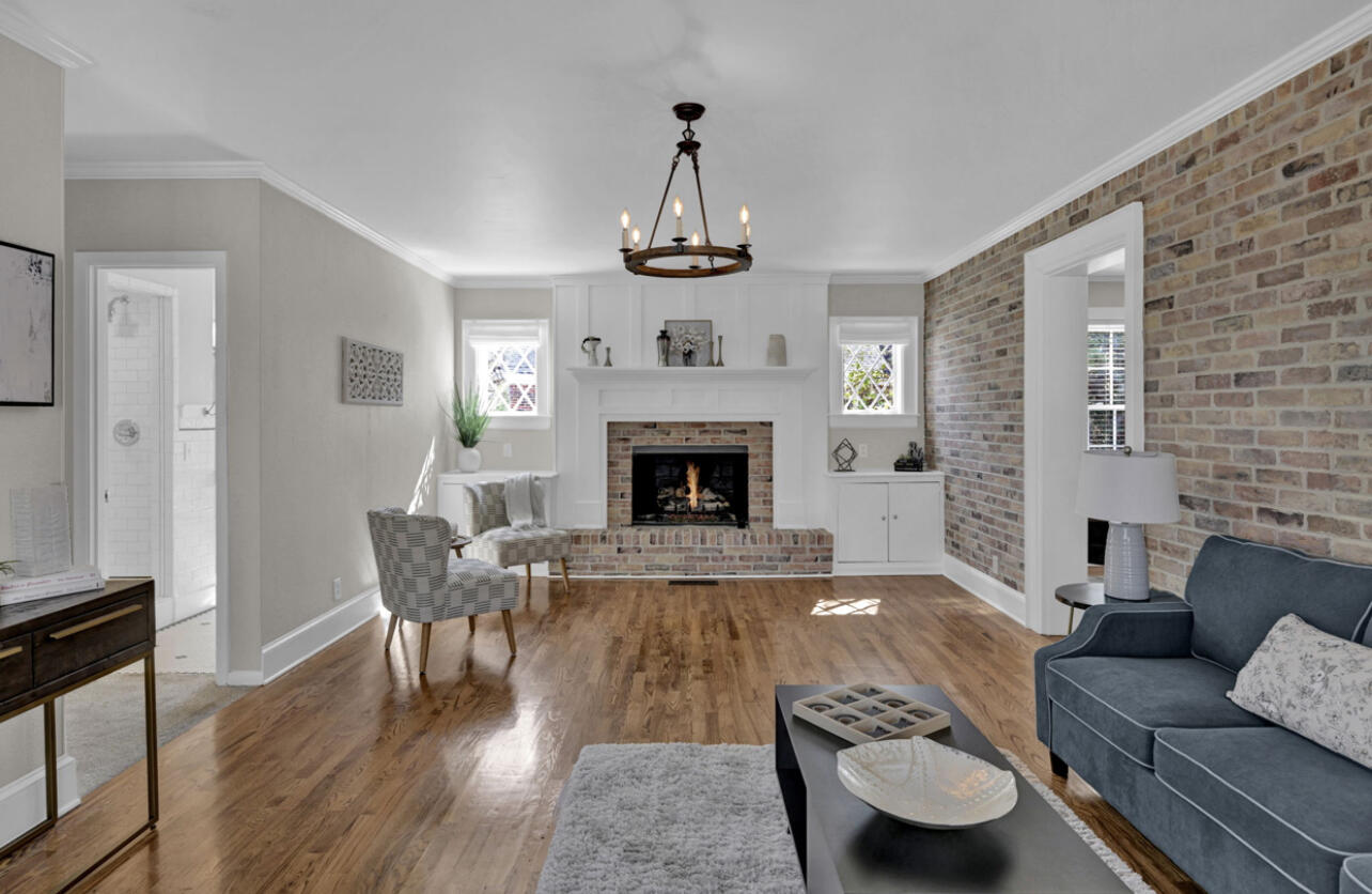 16 S Sweetbriar Avenue