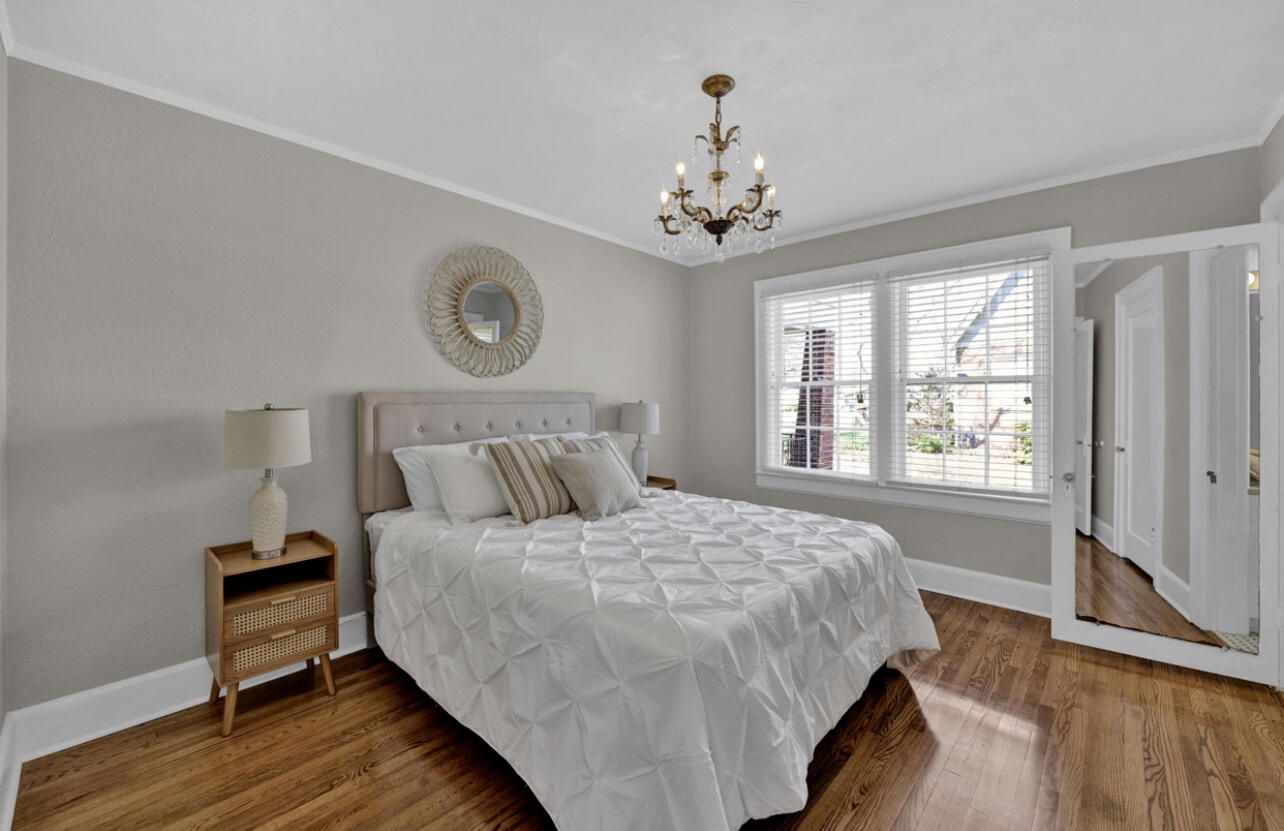 16 S Sweetbriar Avenue