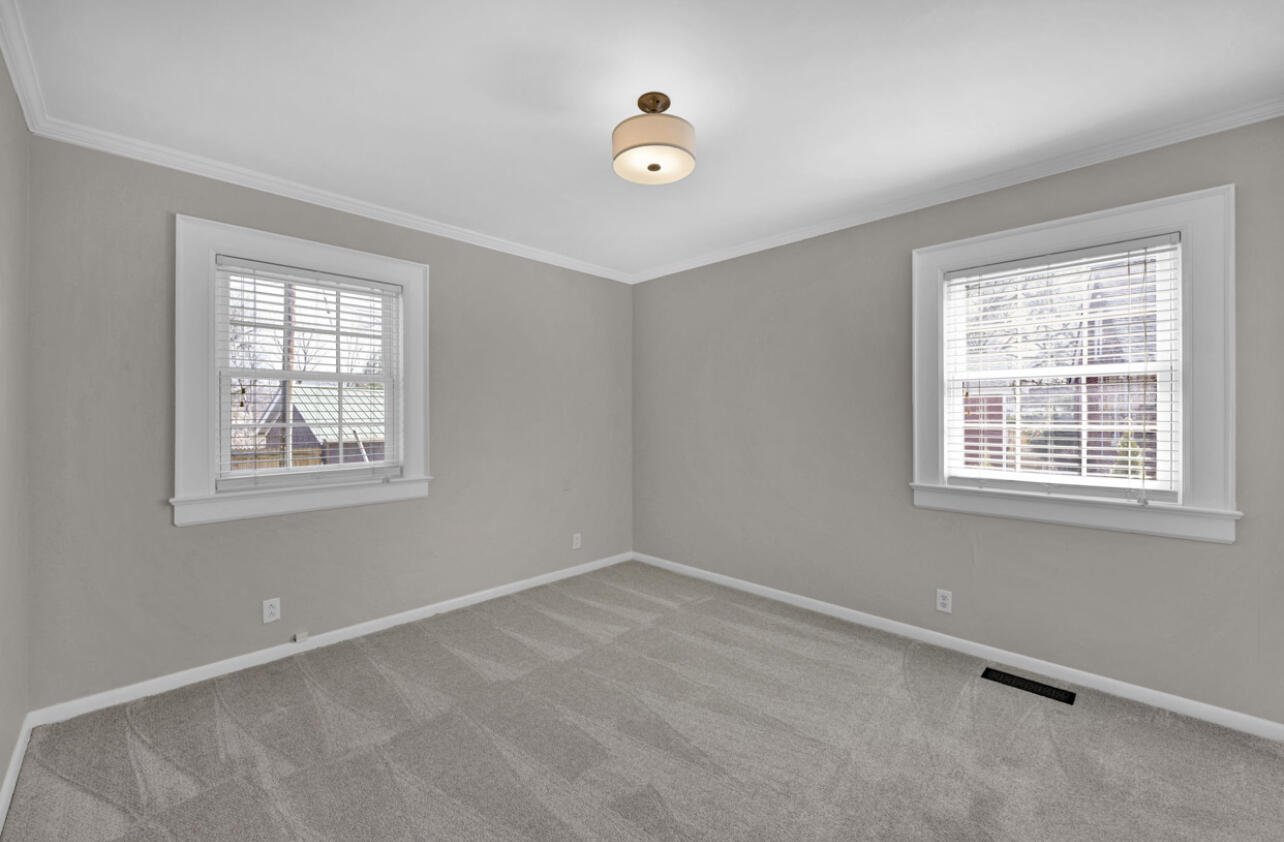 16 S Sweetbriar Avenue