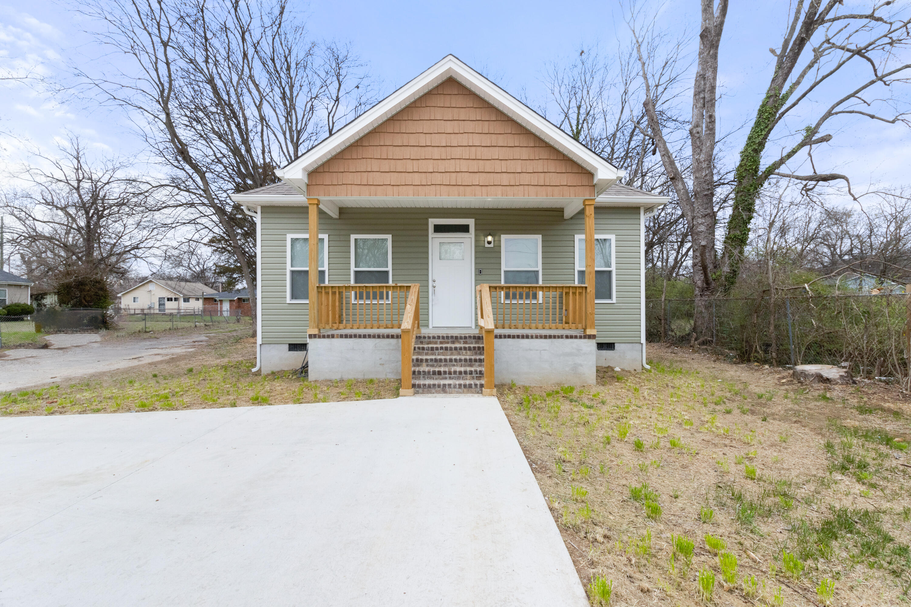 1905 Laura Street