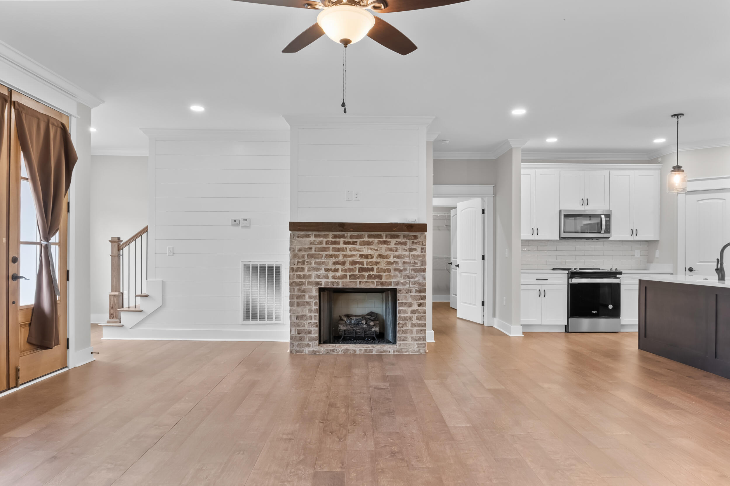 215 Dockwell