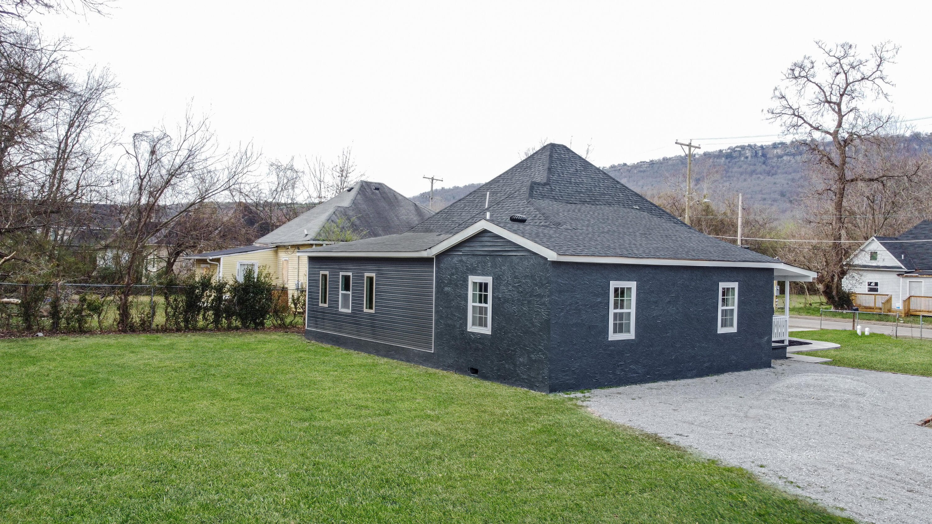 4004 Highland Avenue