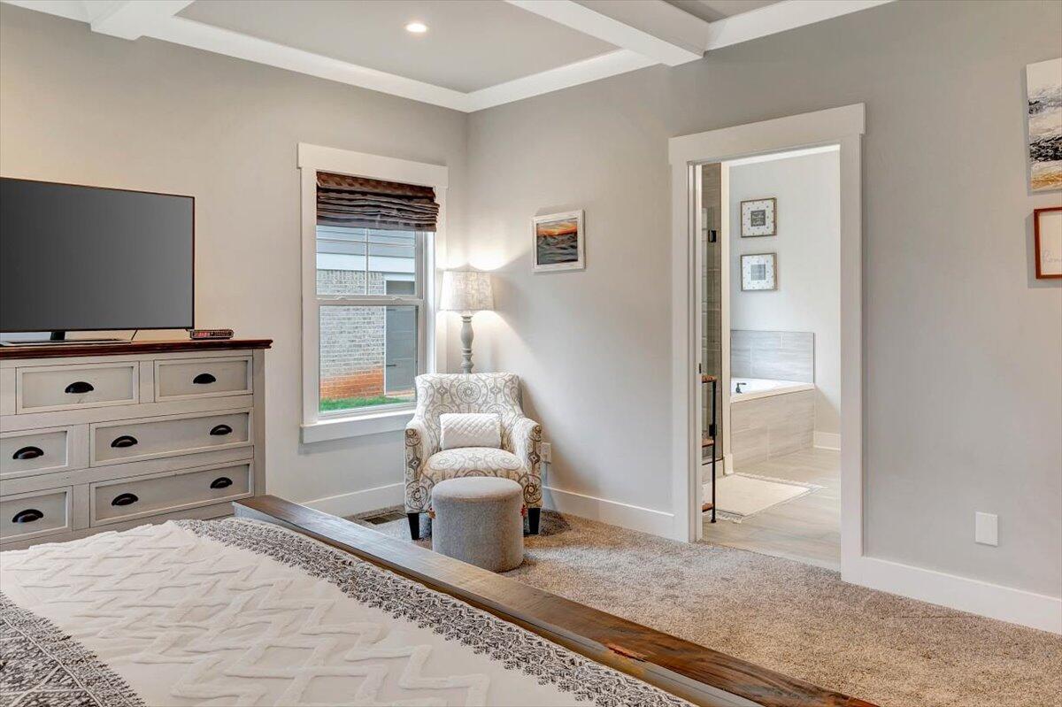 142 NW Opal Trail