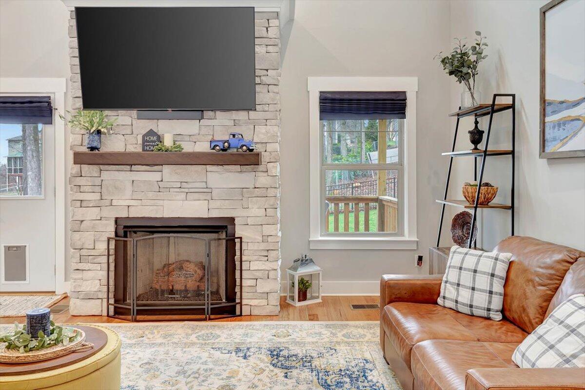 142 NW Opal Trail