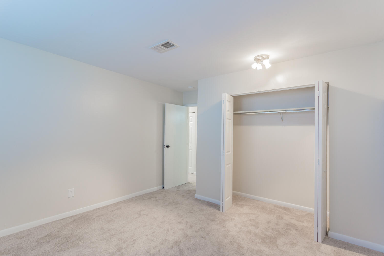 3908 N Quail Lane