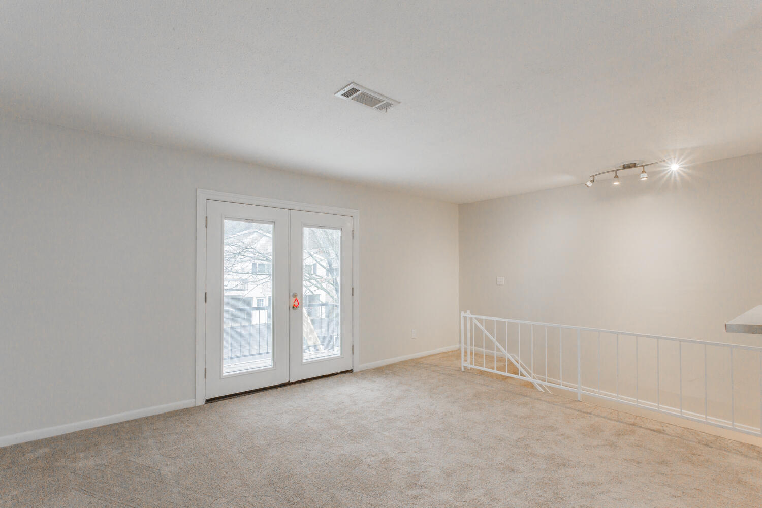 3908 N Quail Lane