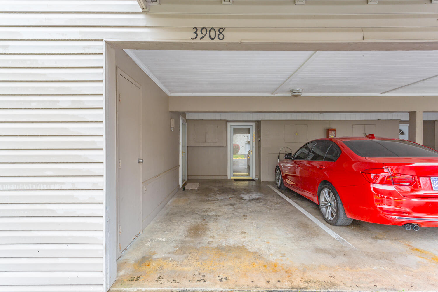 3908 N Quail Lane