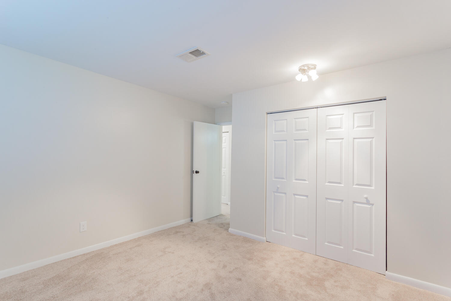 3908 N Quail Lane