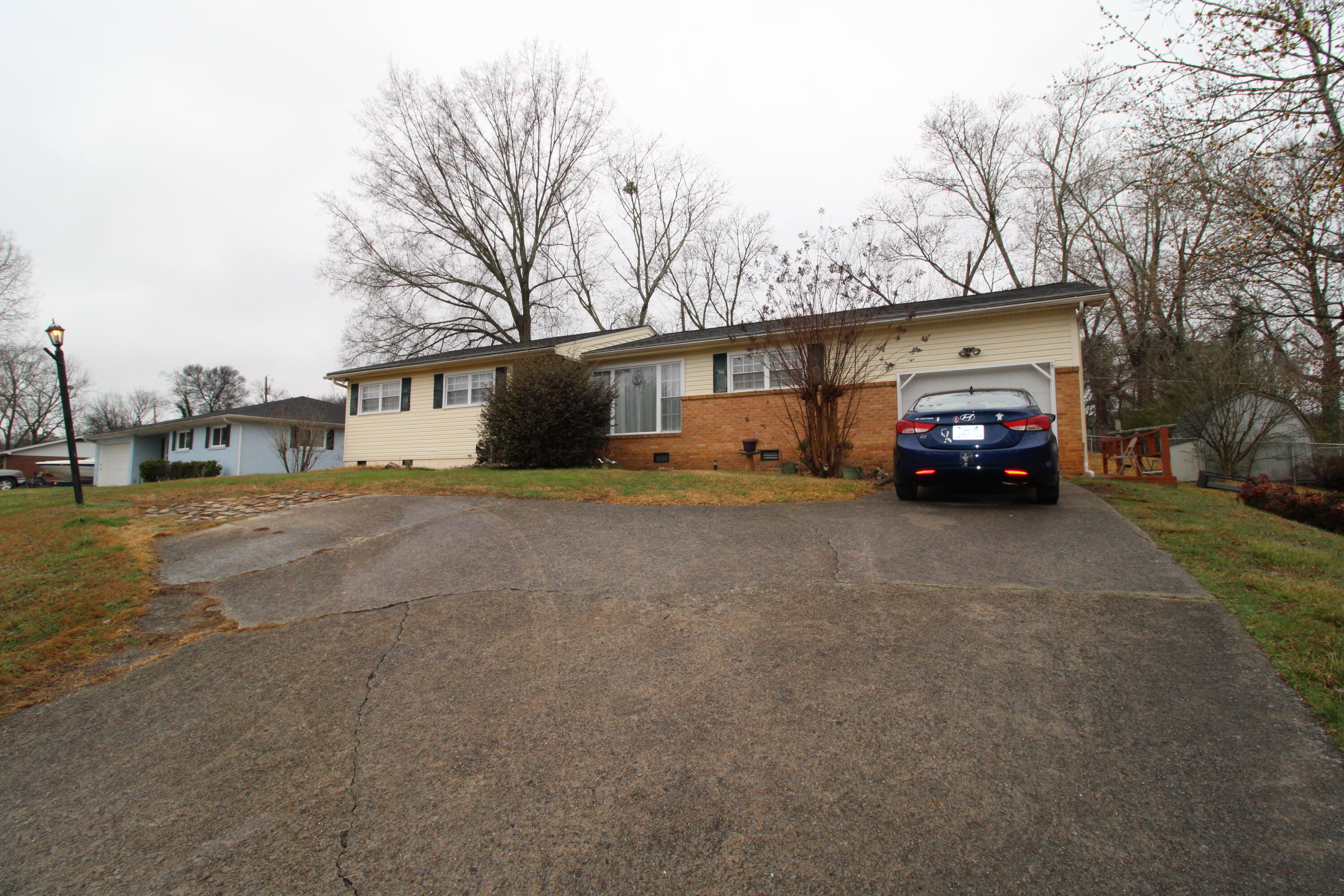 5742 Lyle Circle