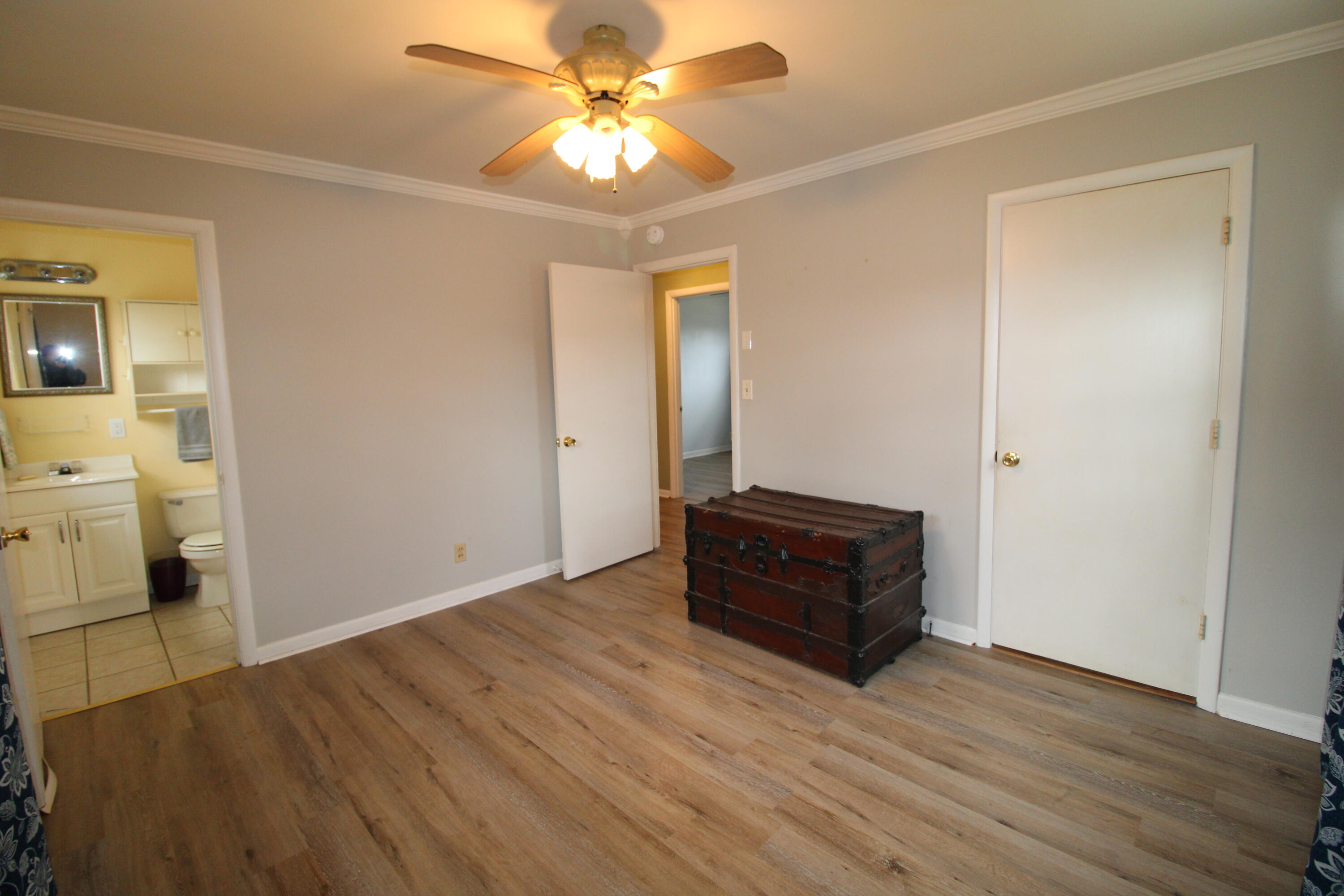 5742 Lyle Circle