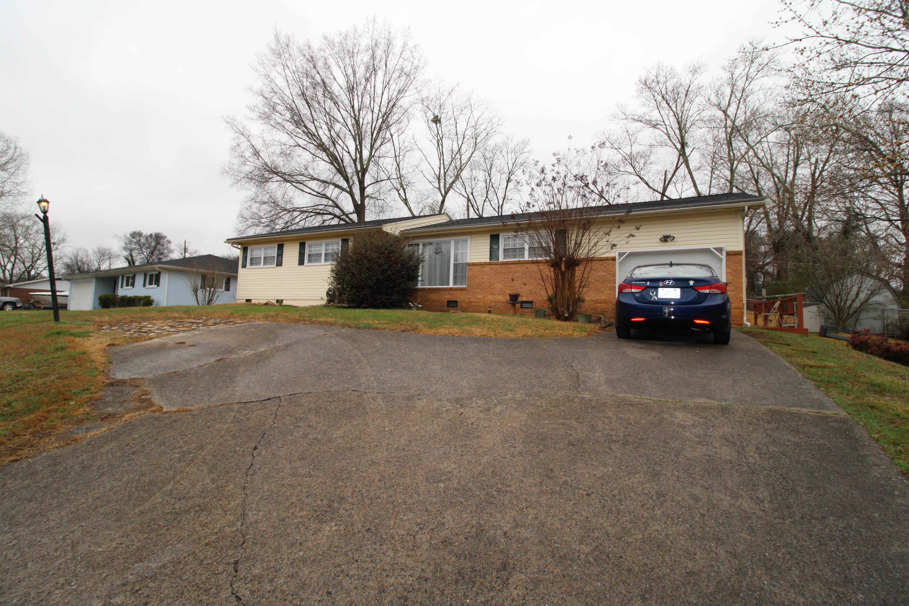 5742 Lyle Circle