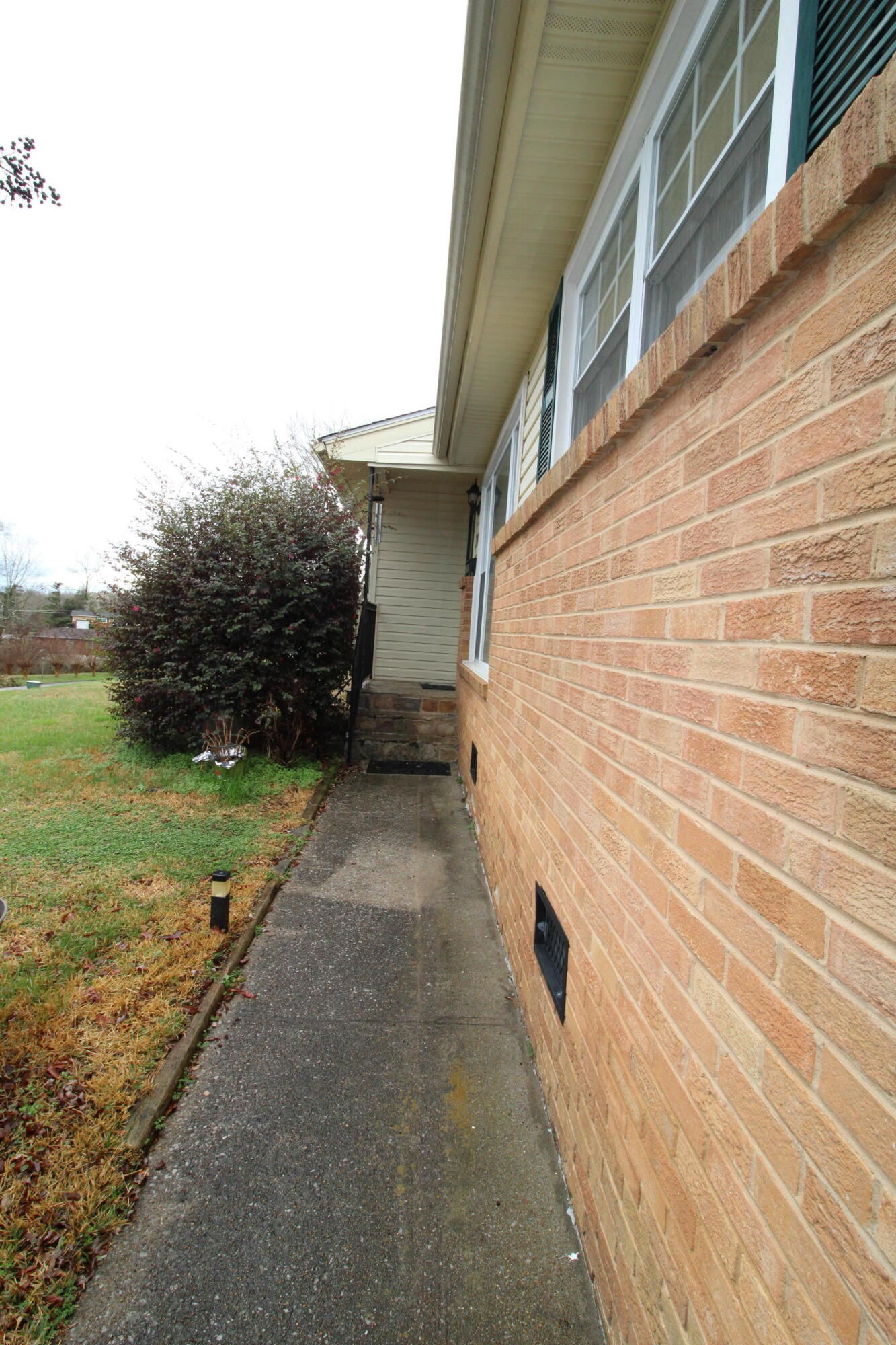 5742 Lyle Circle