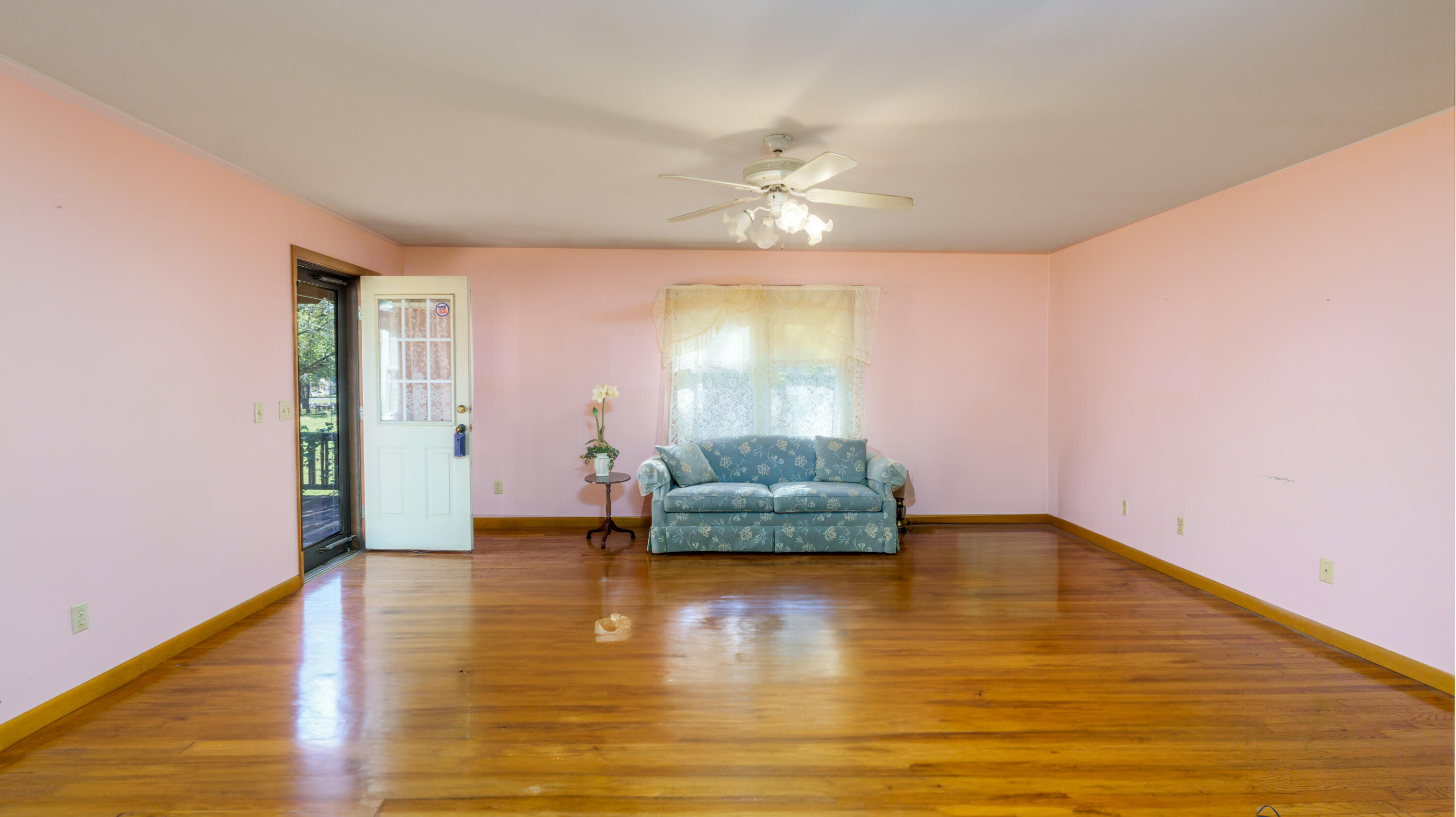 711 2nd Street