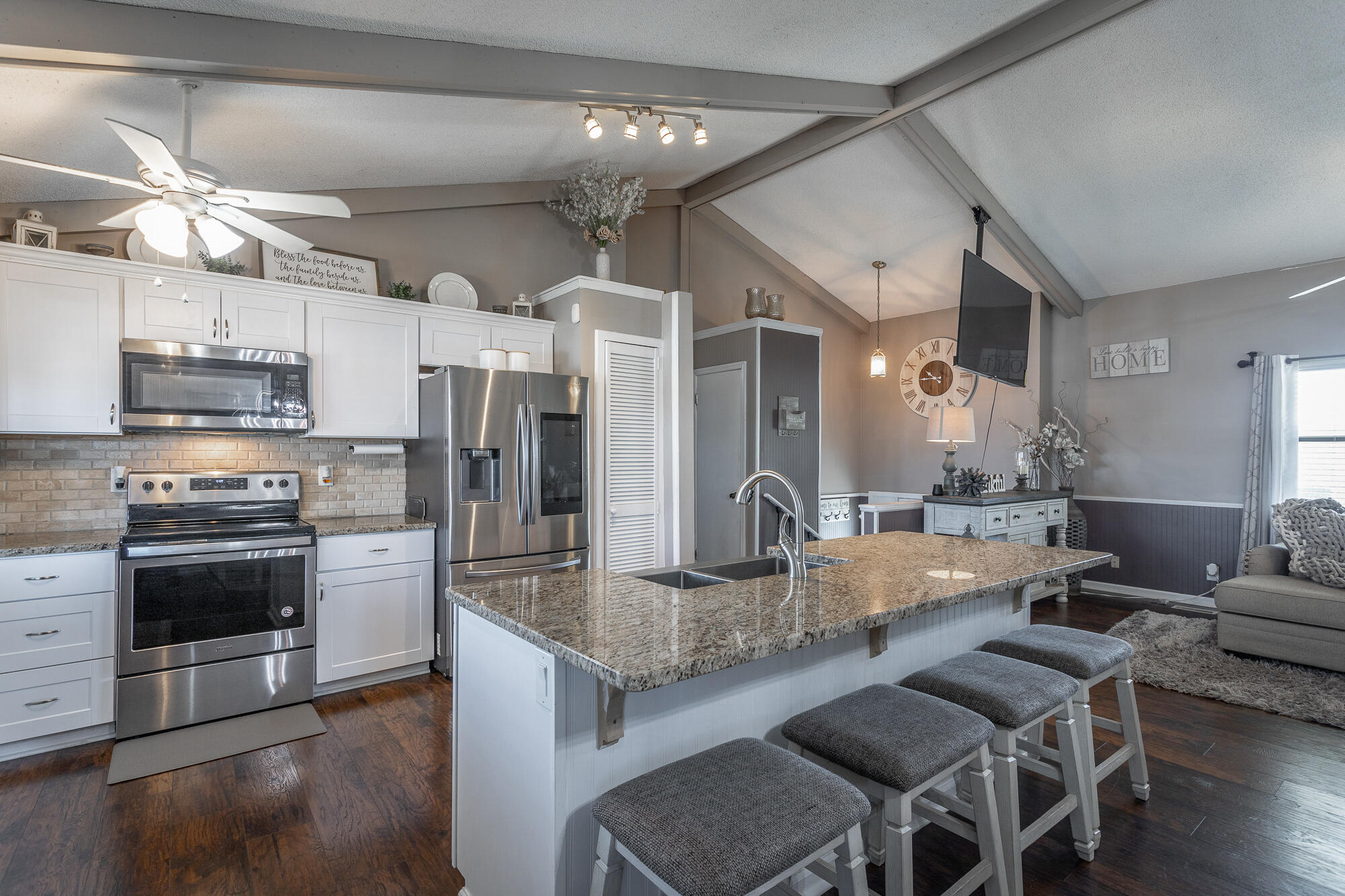 2813 Hidden Trail Lane