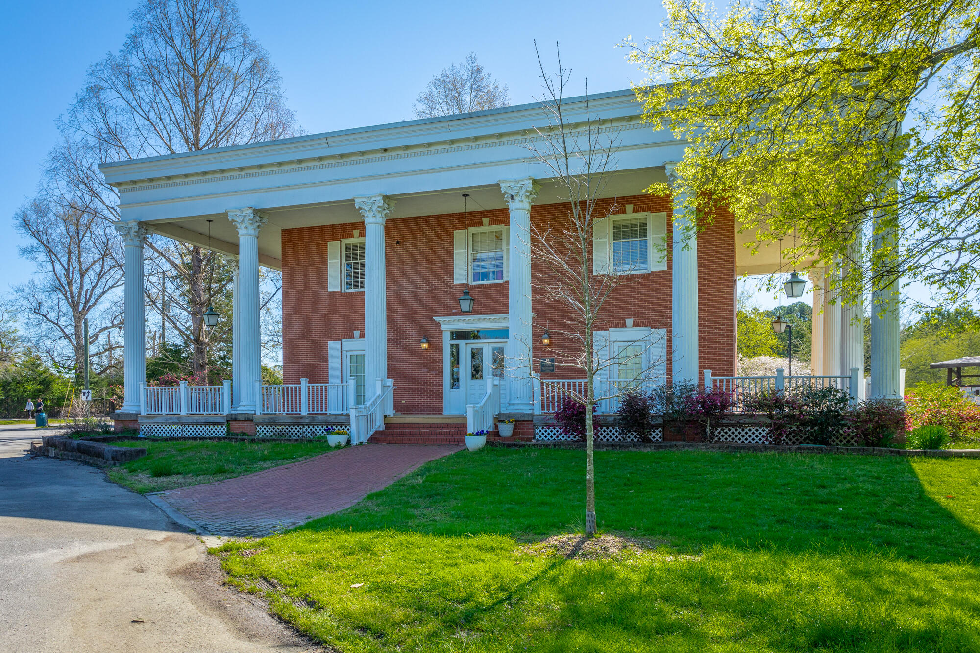 2813 Hidden Trail Lane