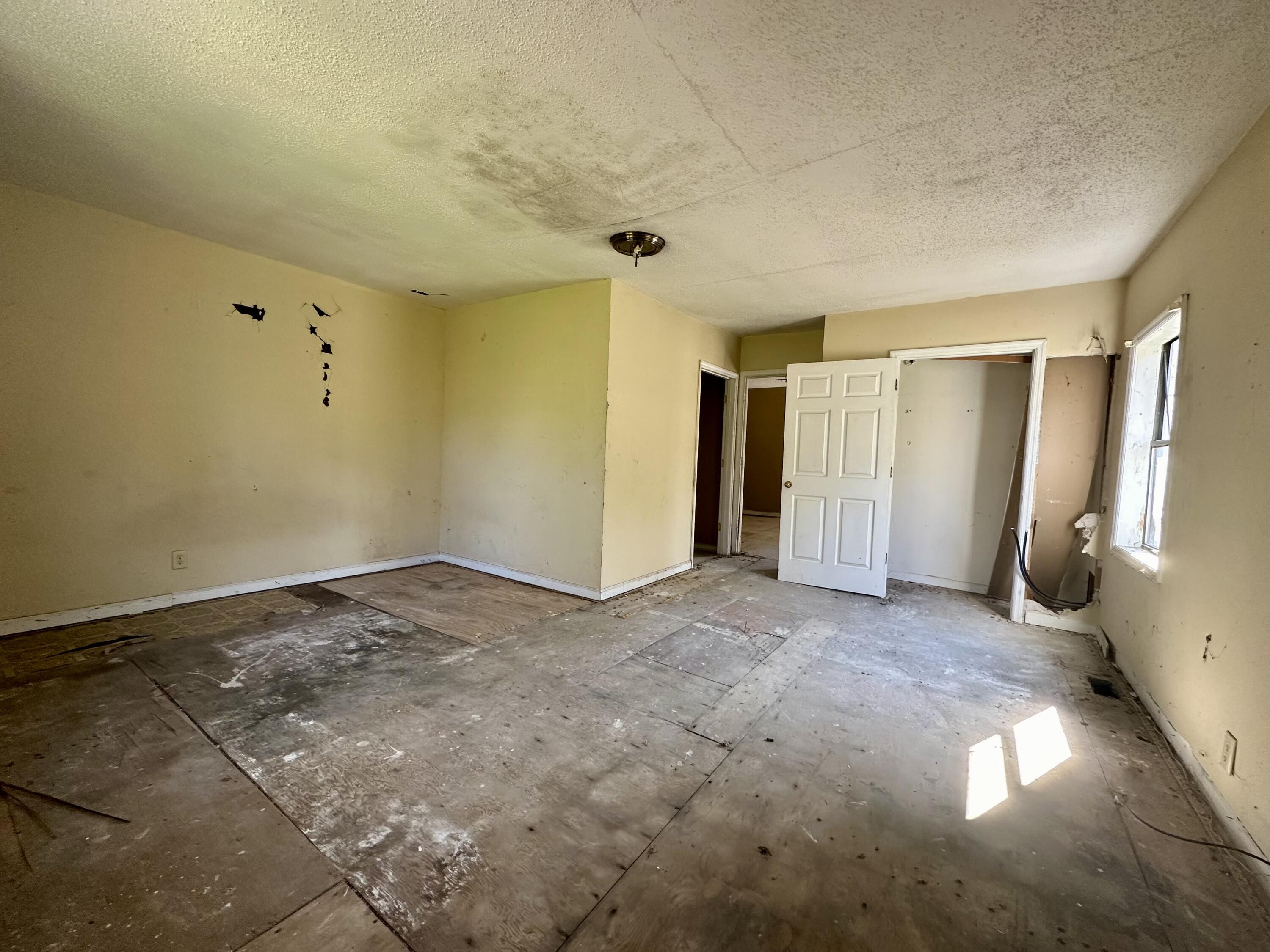 1104 W Main Street, LaFayette