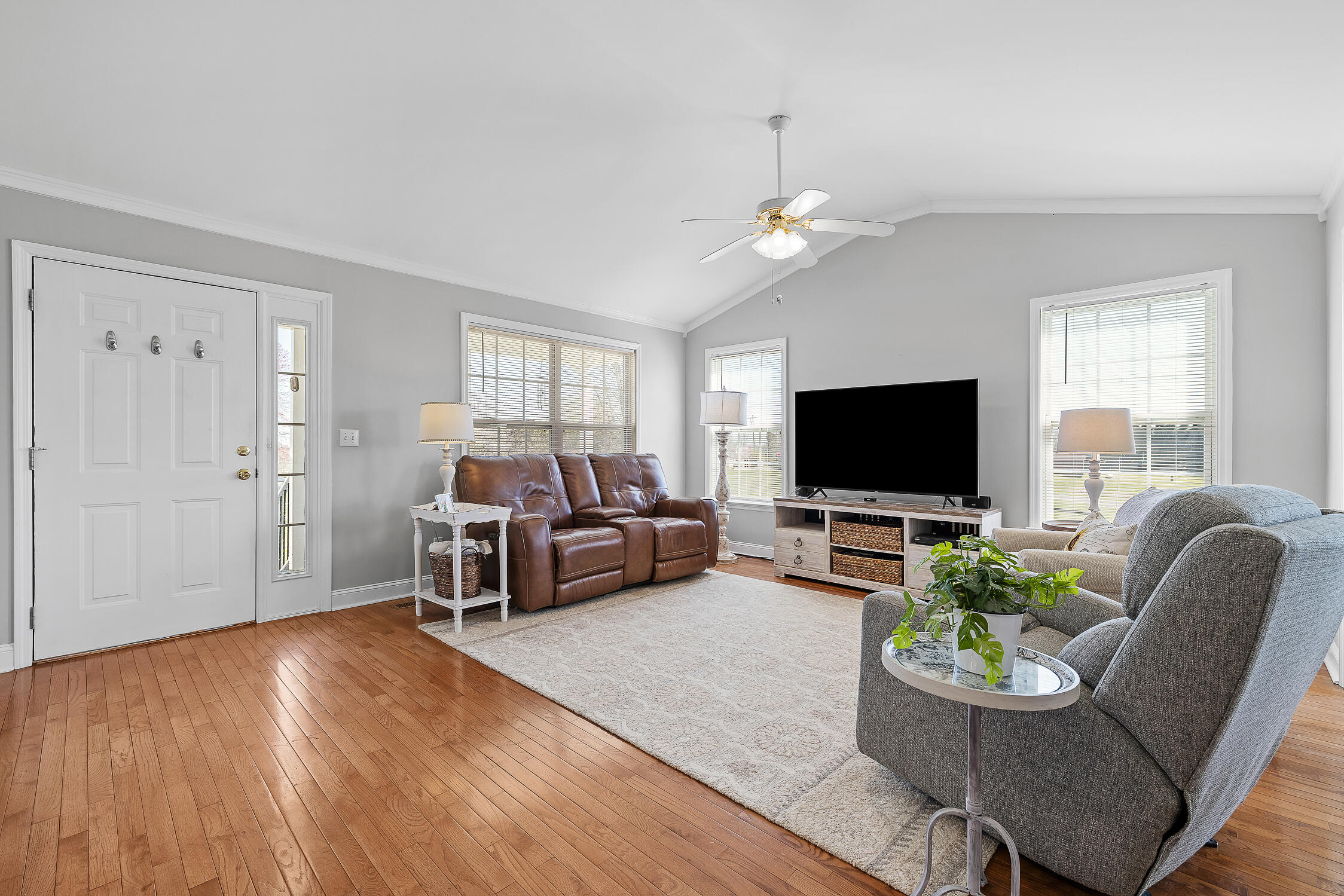2103 Hendon Road
