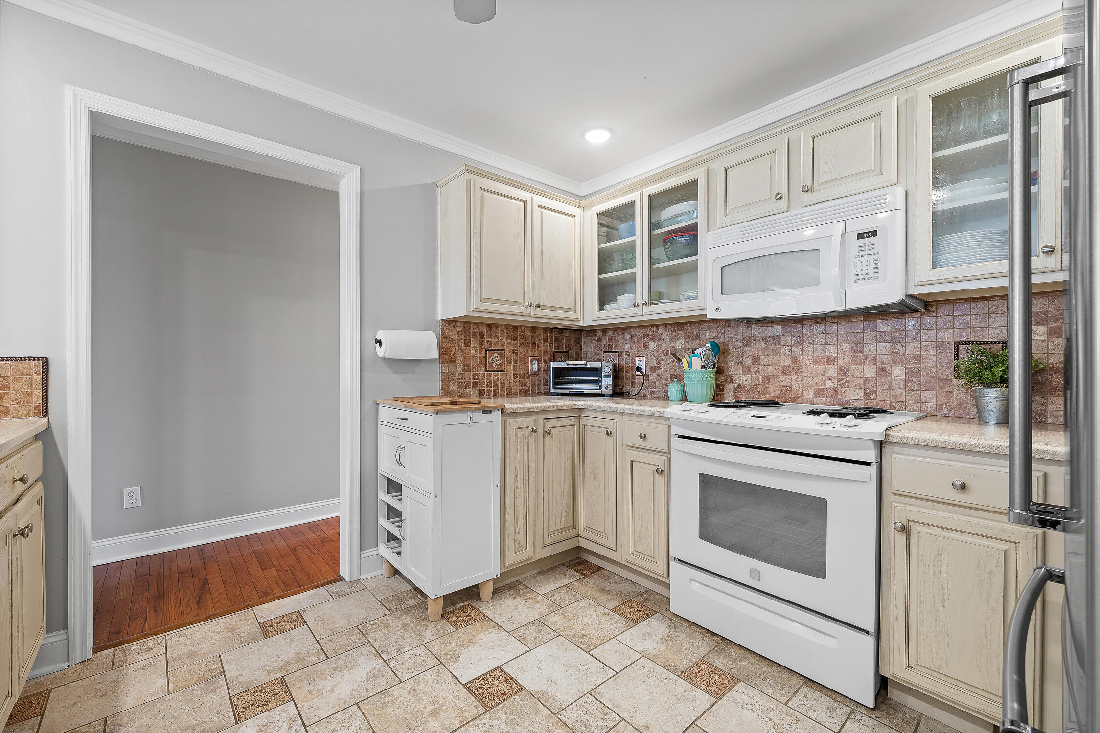 2103 Hendon Road