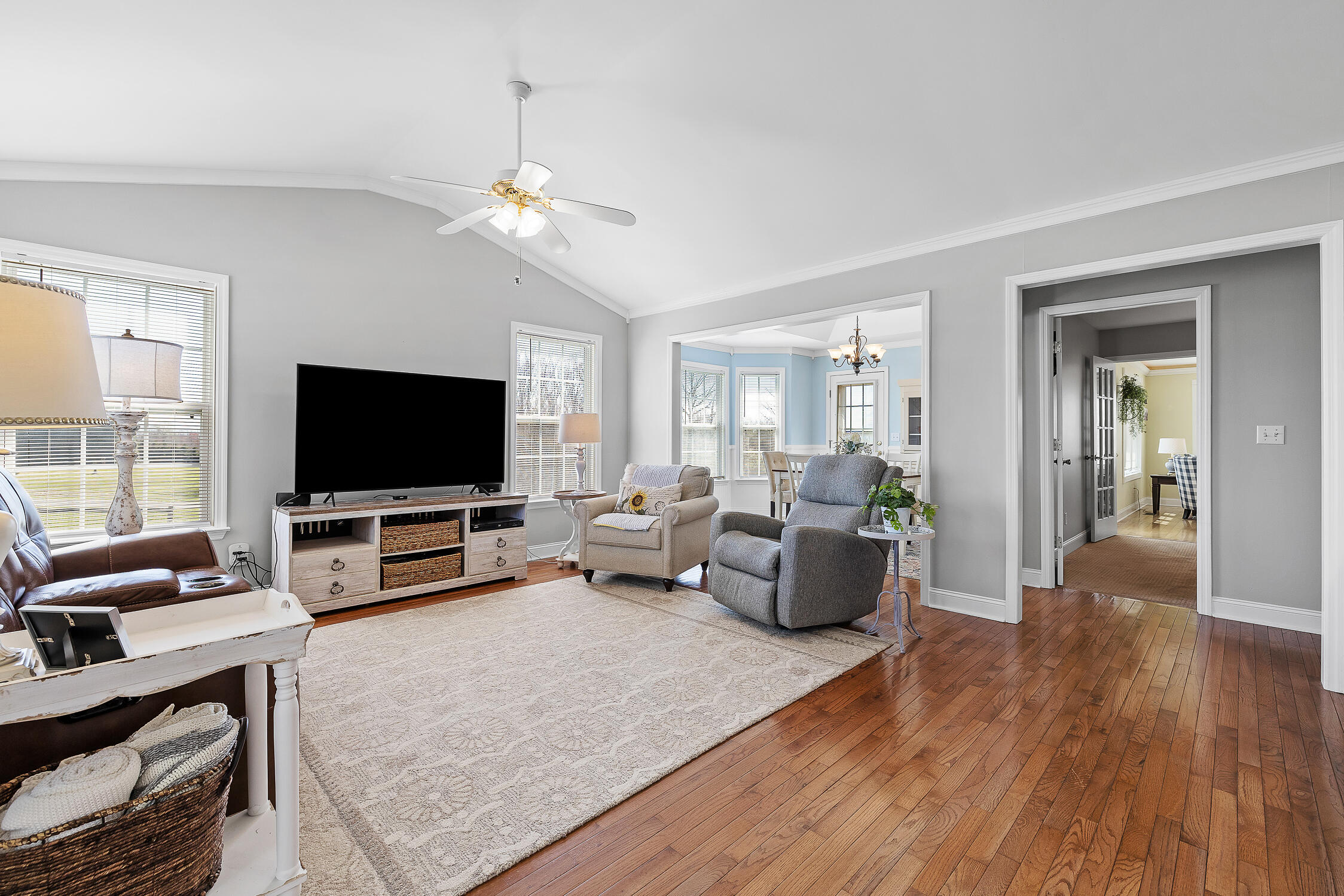 2103 Hendon Road