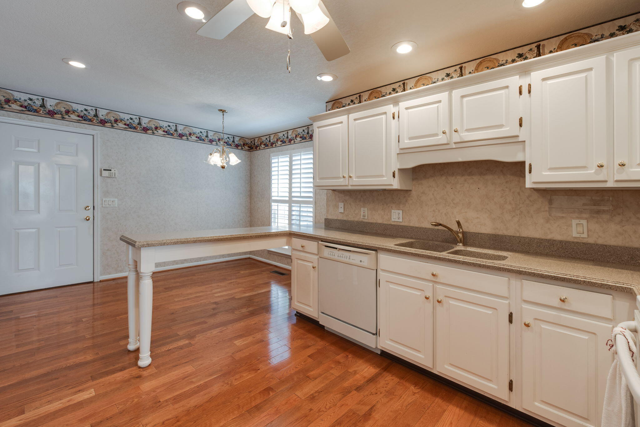 4640 Fire Pink Trail